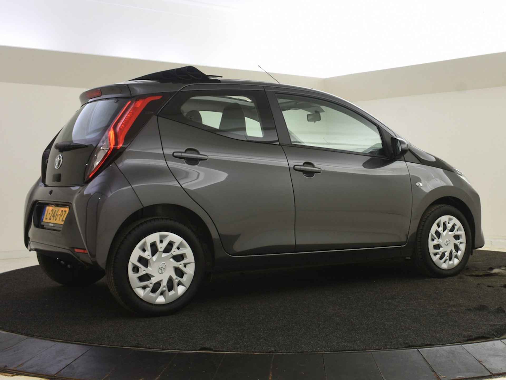 Toyota Aygo 1.0 VVT-i x-play| Automaat | Cabriotop | Camera - 6/29