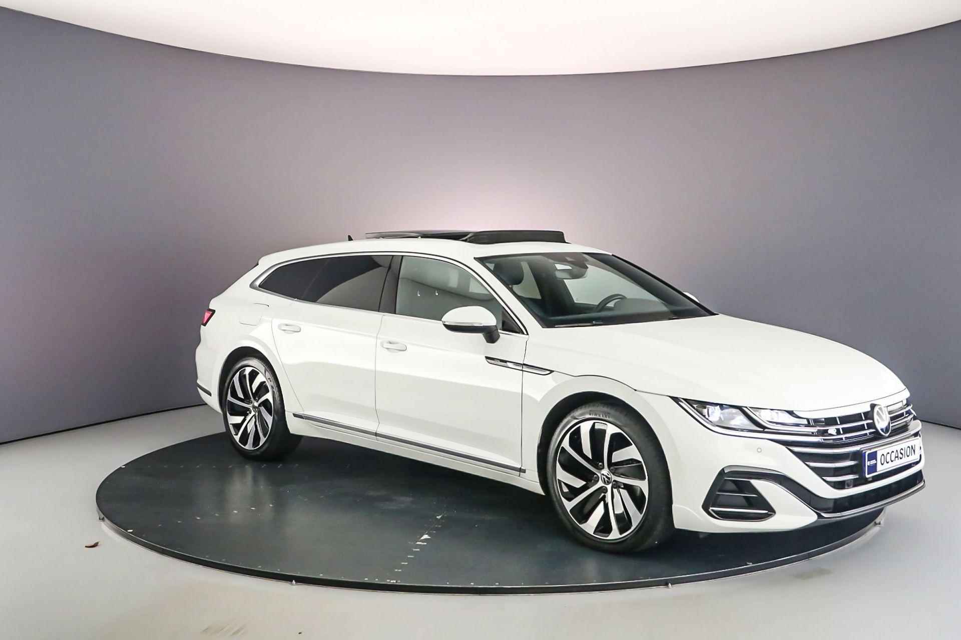 Volkswagen Arteon Shooting Brake R-Line Business+ 1.4 TSI eHybrid 218pk DSG Automaat Trekhaak, Panoramadak, Adaptive cruise control, Elektrische achterklep, Achteruitrijcamera, Navigatie, Stoelverwarming - 8/54