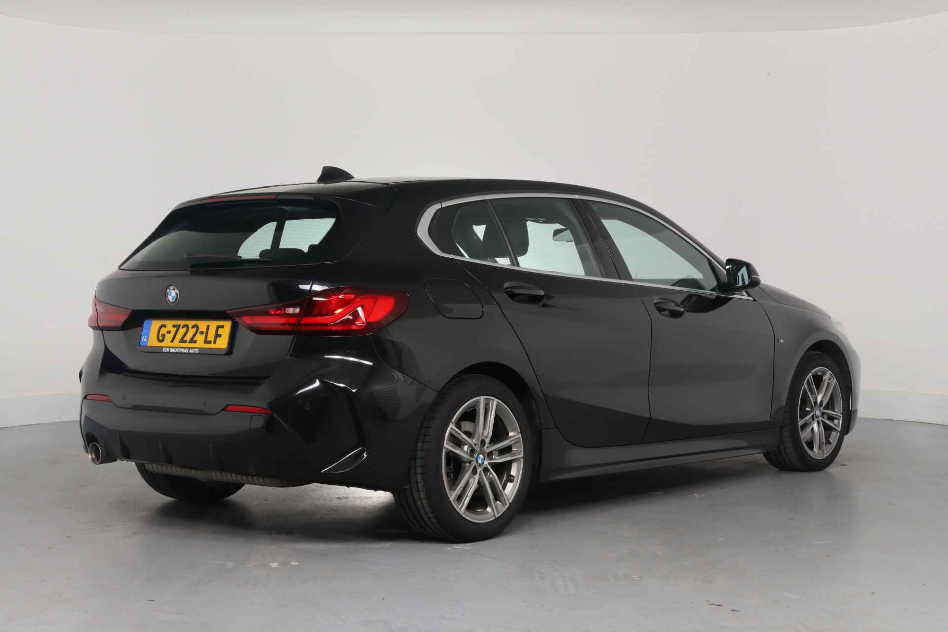 BMW 1-serie 118i Executive Edition | 1e Eigenaar! | Dealer Onderhouden! | M-Pakket | Navi | Clima | LED | Sportstoelen | Parkeersensoren V+A - 4/36