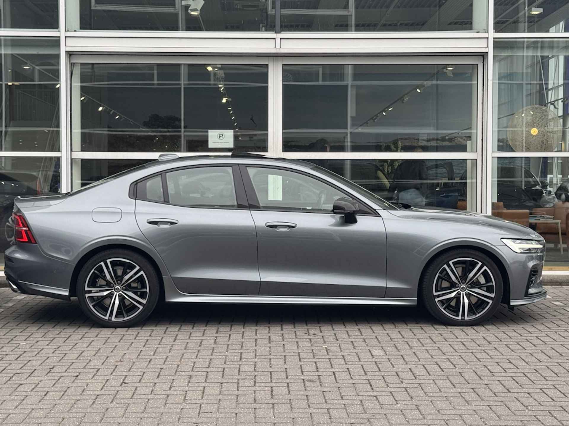 Volvo S60 T6 340PK R-Design| Full Options heeft alle opties ! - 8/42