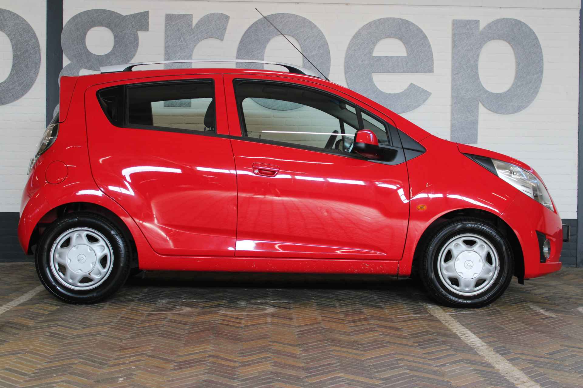 Chevrolet Spark 1.0 16V LT | Airco | Elektrische ramen V + A | Elektrisch verstelbare spiegels | Radio | Centrale vergrendeling met afstandsbediening | - 17/35