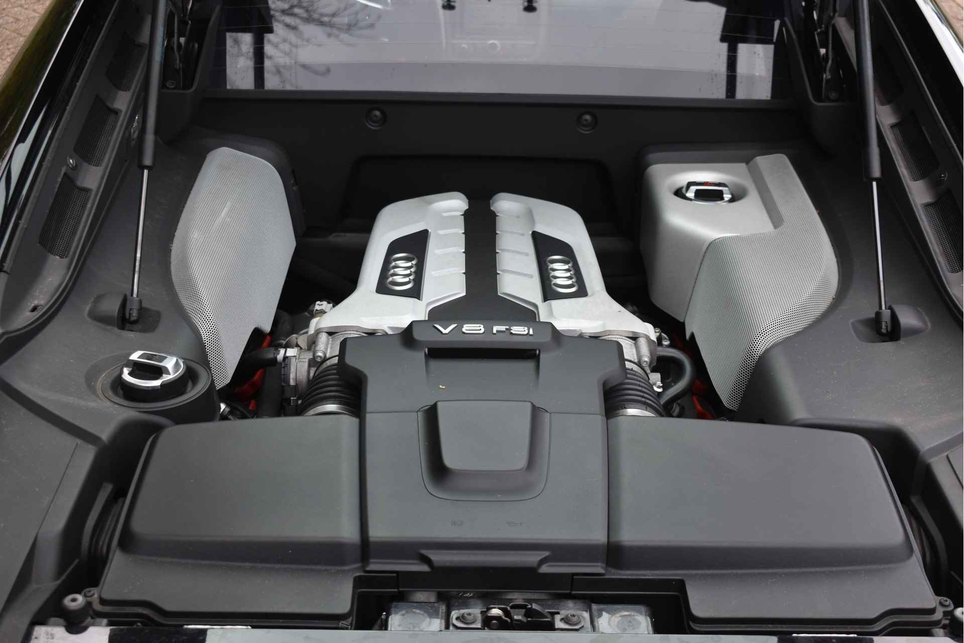 Audi R8 4.2 FSI quattro 430 PK | NL-Auto | Carbon 2x | B&O | Camera| Navi | Full LED | 20" Velgen - 12/81