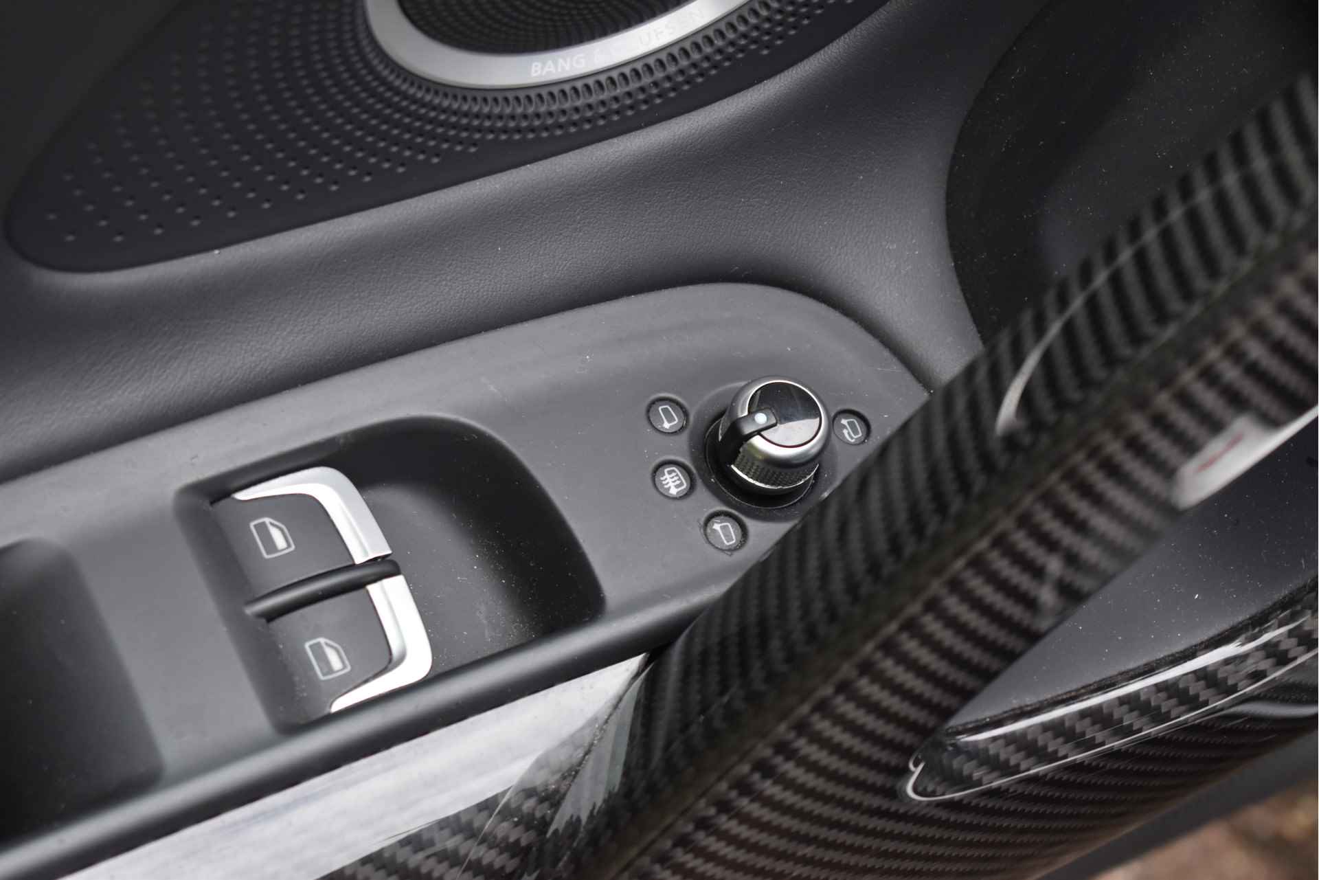 Audi R8 4.2 FSI quattro 430 PK | NL-Auto | Carbon 2x | B&O | Camera| Navi | Full LED | 20" Velgen - 19/81