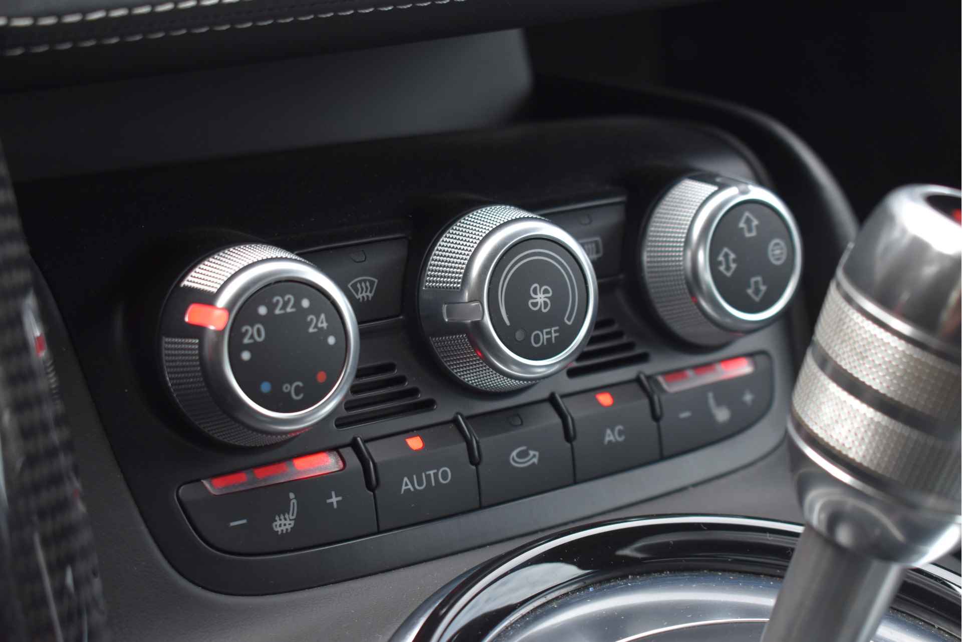 Audi R8 4.2 FSI quattro 430 PK | NL-Auto | Carbon 2x | B&O | Camera| Navi | Full LED | 20" Velgen - 27/81