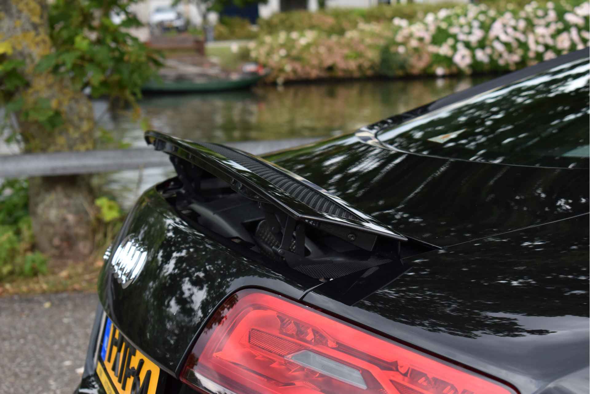 Audi R8 4.2 FSI quattro 430 PK | NL-Auto | Carbon 2x | B&O | Camera| Navi | Full LED | 20" Velgen - 35/81