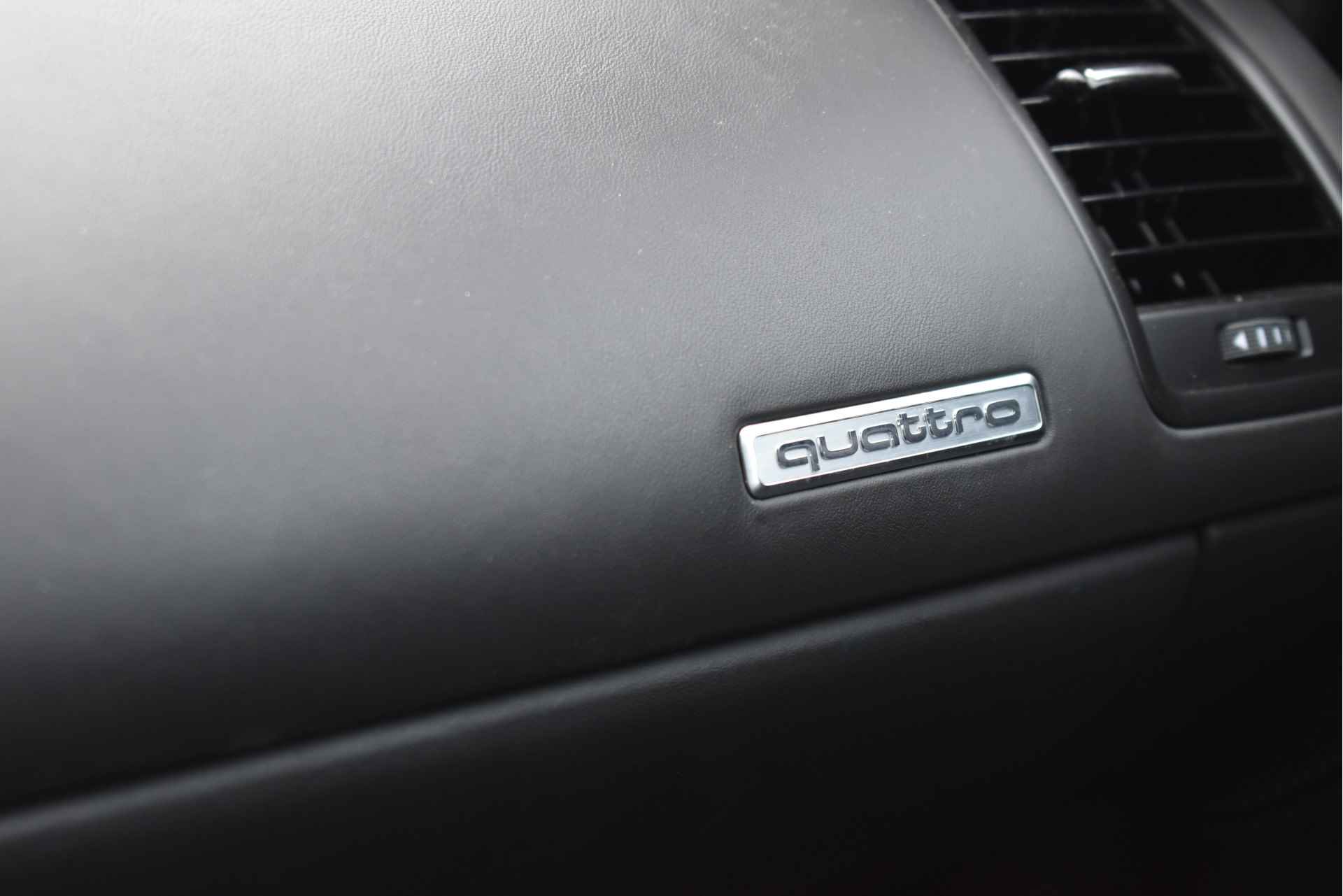 Audi R8 4.2 FSI quattro 430 PK | NL-Auto | Carbon 2x | B&O | Camera| Navi | Full LED | 20" Velgen - 70/81