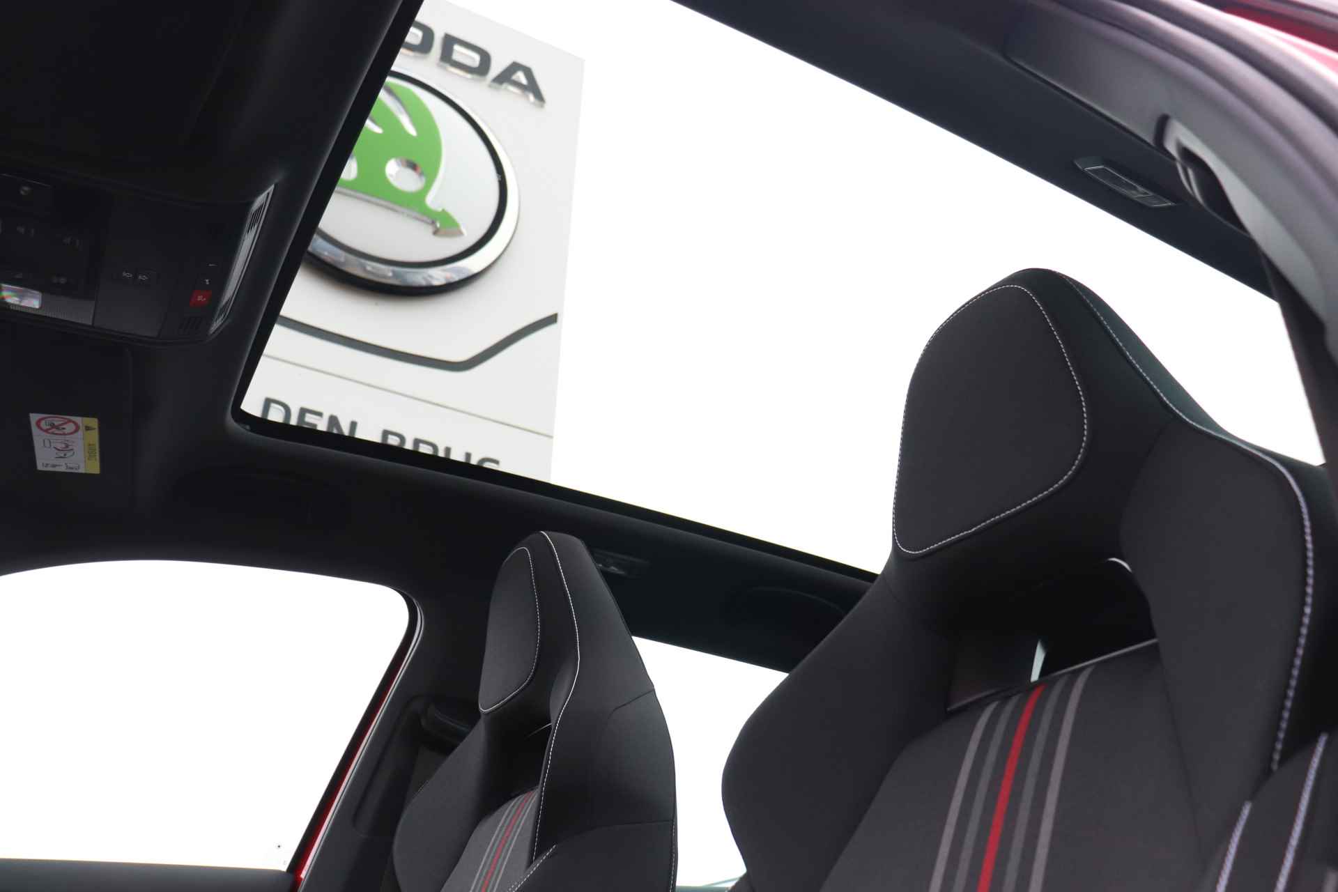 Škoda Kamiq 1.0 TSI Monte Carlo | Facelift | Navigatie | LED | Elektrische achterklep | Adaptieve cruise control | Virtual cockpit | Panoramadak - 12/31