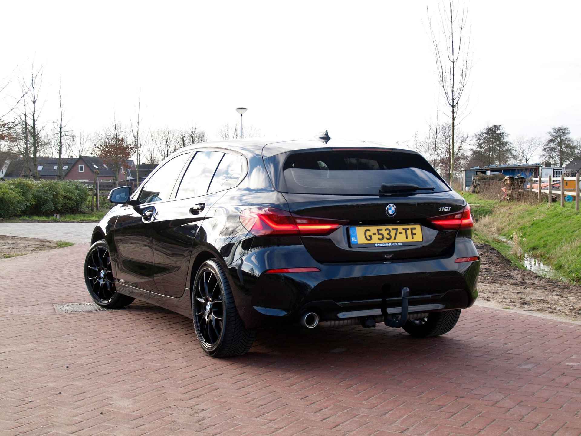 BMW 1-serie 118i Executive Edition | 18 Inch | Apple Carplay | Trekhaak | Cruise Control | Virtual Cockpit | - 2/30