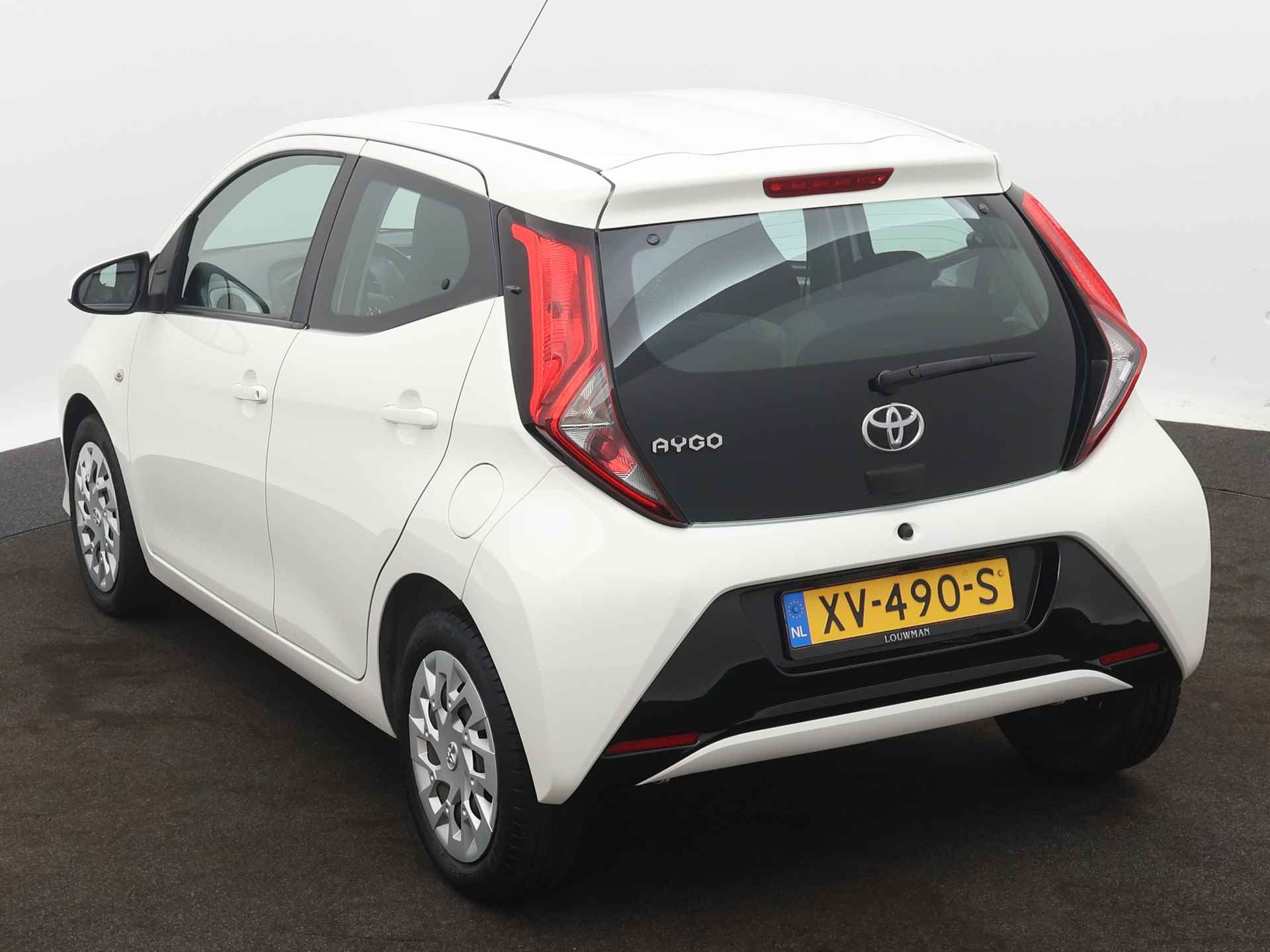 Toyota Aygo 1.0 VVT-i x-play | Camera | Airco | - 15/39