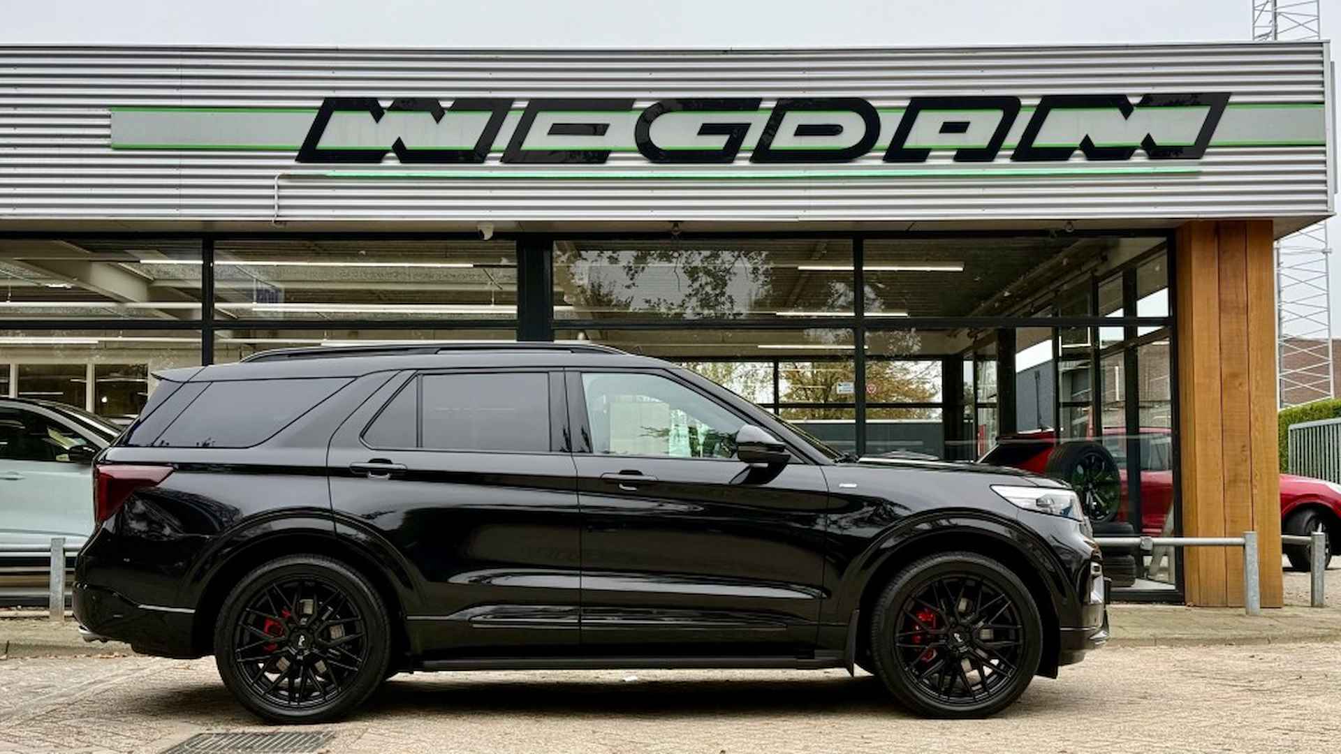 FORD Explorer 3.0 V6 EB PHEV ST-LINE / FULL BLACK EDIT. / TREKHAAK - 11/30