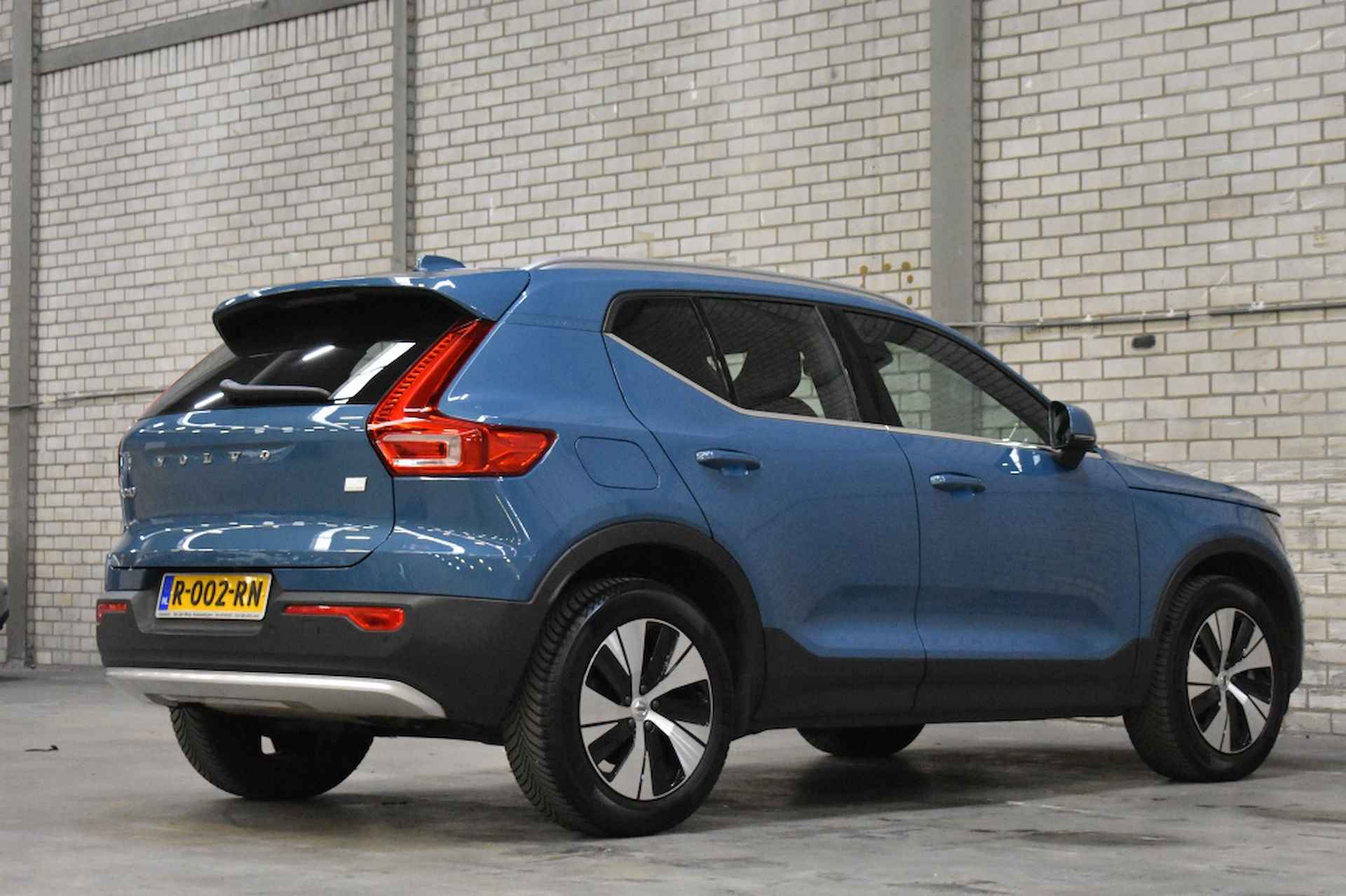 Volvo XC40 T4 211PK Recharge Core Bright | Camera | Stuurverwarming - 31/32