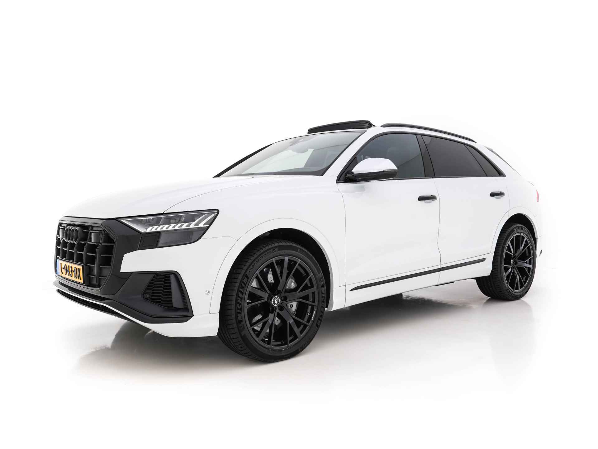 Audi SQ8 4.0 TDI Quattro (INCL-BTW) *PANO | CERAMIC-BRAKES | DESIGNO-FULL-LEATHER | HEAD-UP | BANG&OLUFSEN-SURROUND | NIGHT-VISION | SOFT-CLOSE | MATRIX-LED | MEMORY-PACK | SPORT-SEATS | CAMERA | KEYLESS | CARBON.... - 3/45