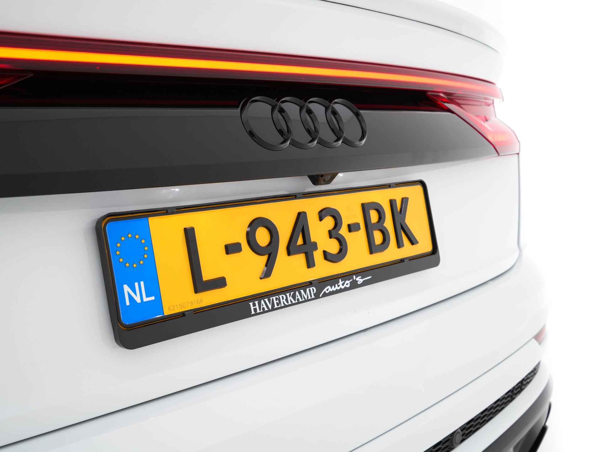 Audi SQ8 4.0 TDI Quattro (INCL-BTW) *PANO | CERAMIC-BRAKES | DESIGNO-FULL-LEATHER | HEAD-UP | BANG&OLUFSEN-SURROUND | NIGHT-VISION | SOFT-CLOSE | MATRIX-LED | MEMORY-PACK | SPORT-SEATS | CAMERA | KEYLESS | CARBON.... - 36/45