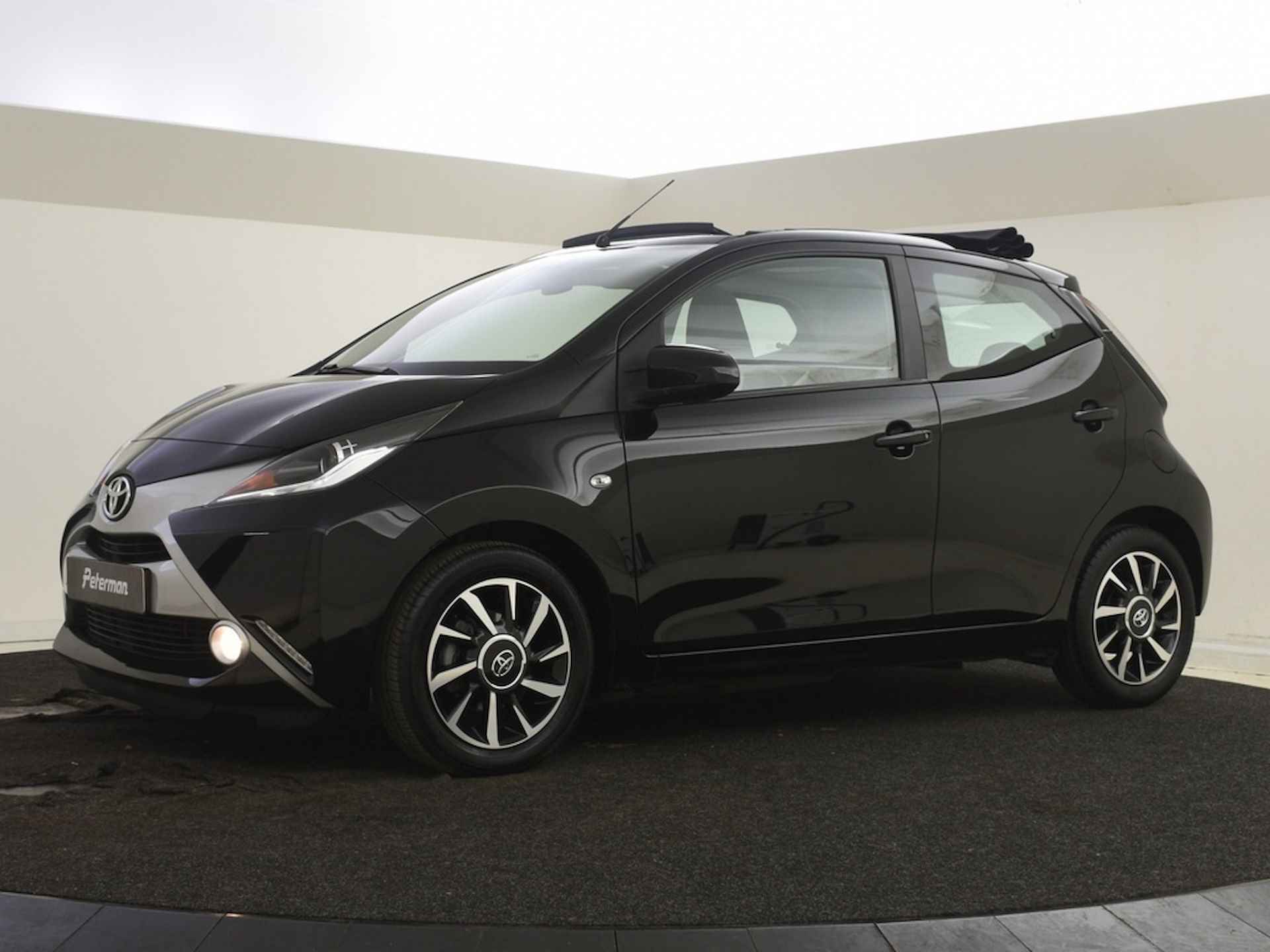 Toyota Aygo 1.0 VVT-i x-wave Cabrio | Navigatie | Camera - 7/27