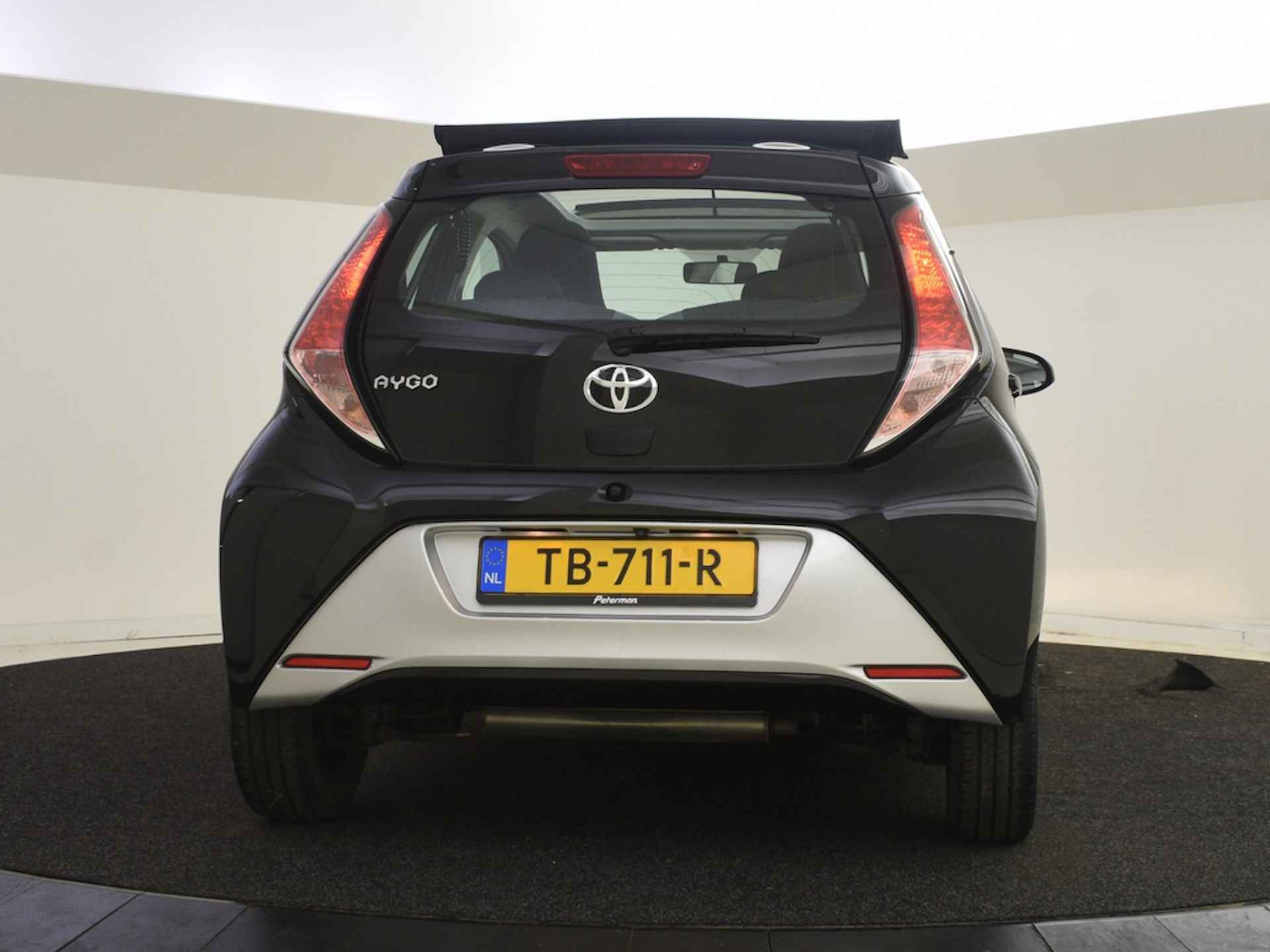 Toyota Aygo 1.0 VVT-i x-wave Cabrio | Navigatie | Camera - 8/27