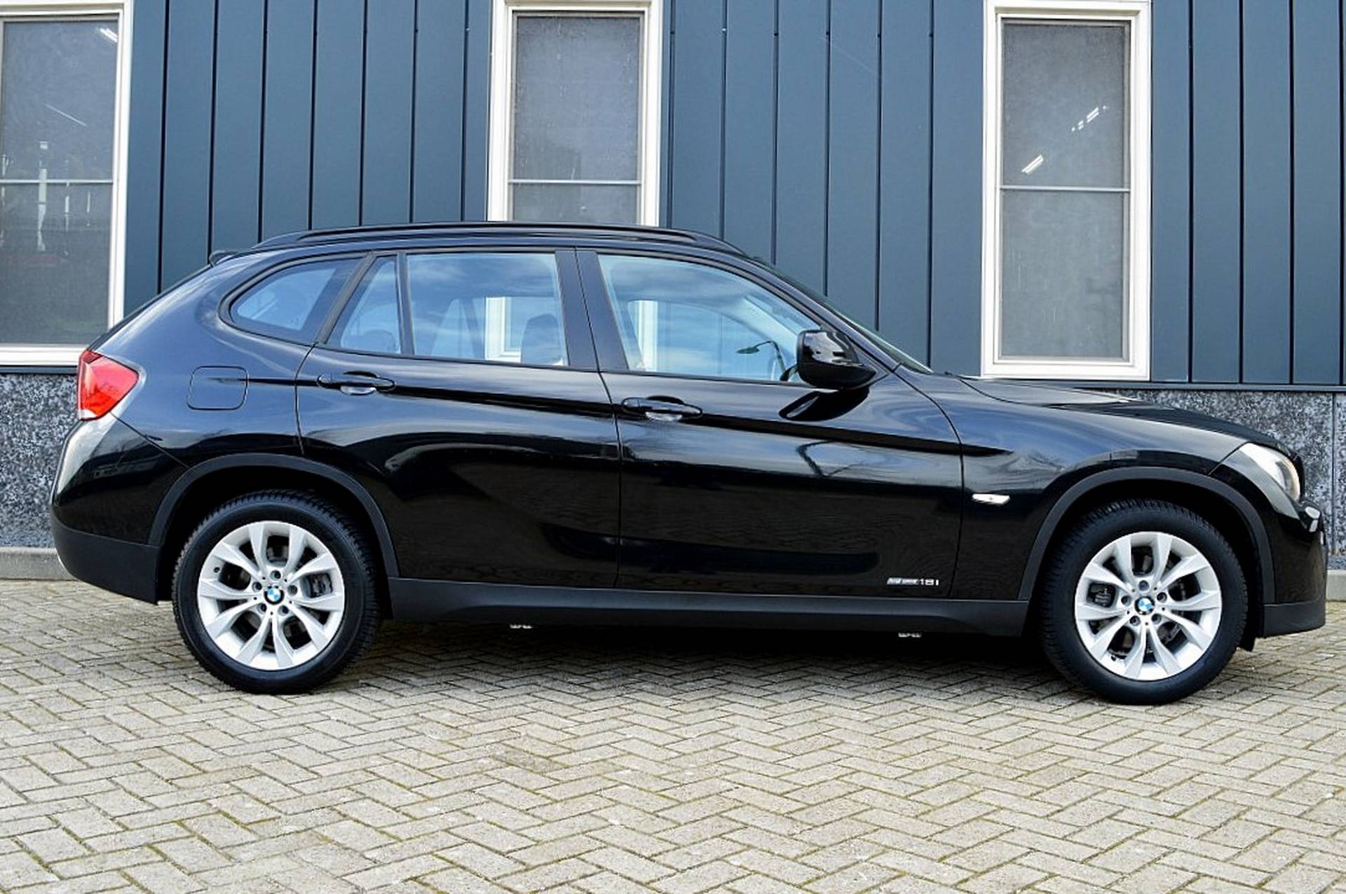 BMW X1 sDrive18i Executive Rijklaarprijs-Garantie Navigatie Sport interieur Airco - 6/29
