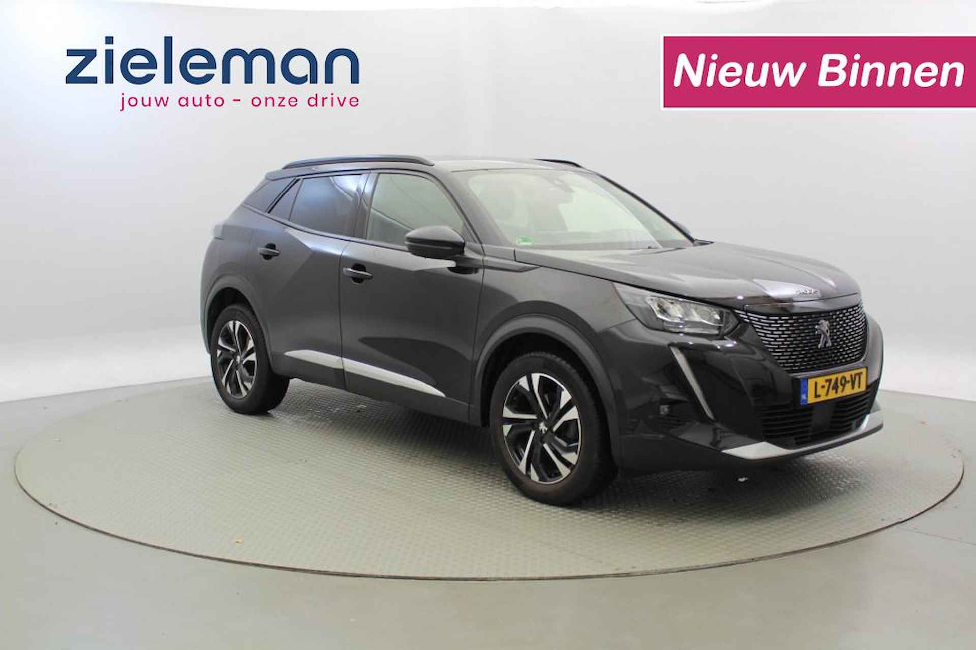 PEUGEOT 2008 1.2 PureTech Allure - Carplay, Camera - 1/22