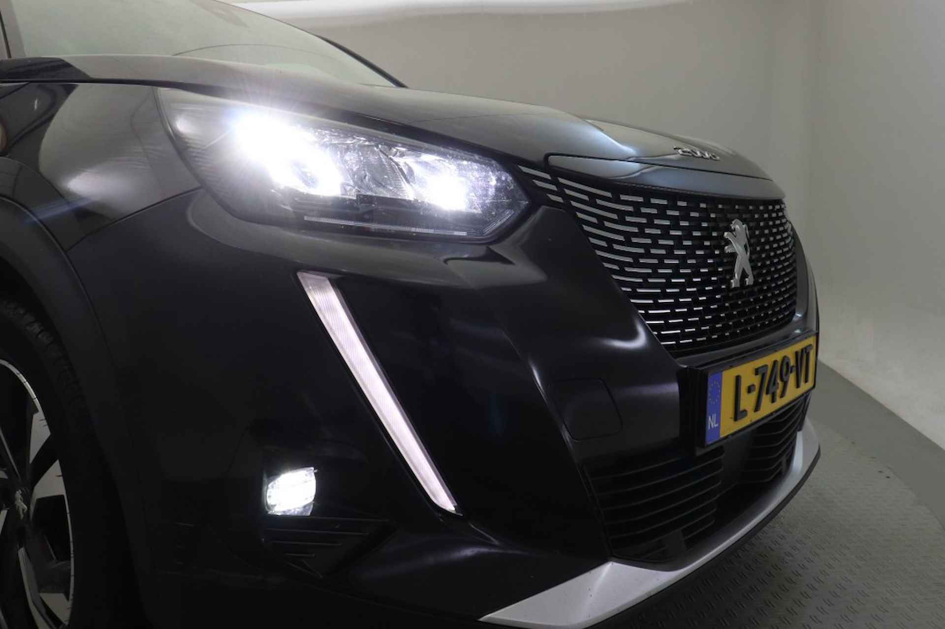 PEUGEOT 2008 1.2 PureTech Allure - Carplay, Camera - 19/22