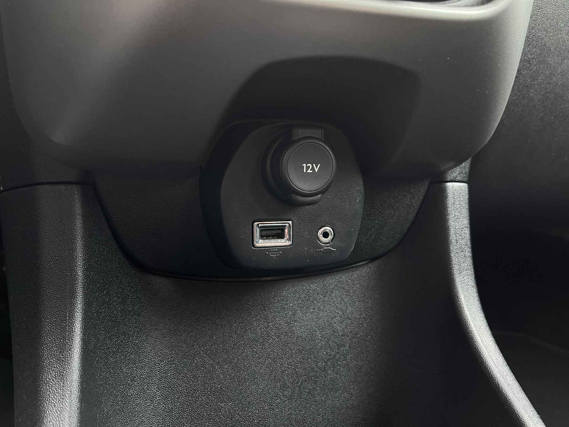 Citroen C1 1.0 e-VTi Feel 5-Deurs | Airconditioning | Bluetooth Tel. | Radio-MP3 Speler | Speedlimiter | Rijklaarprijs! - 19/24