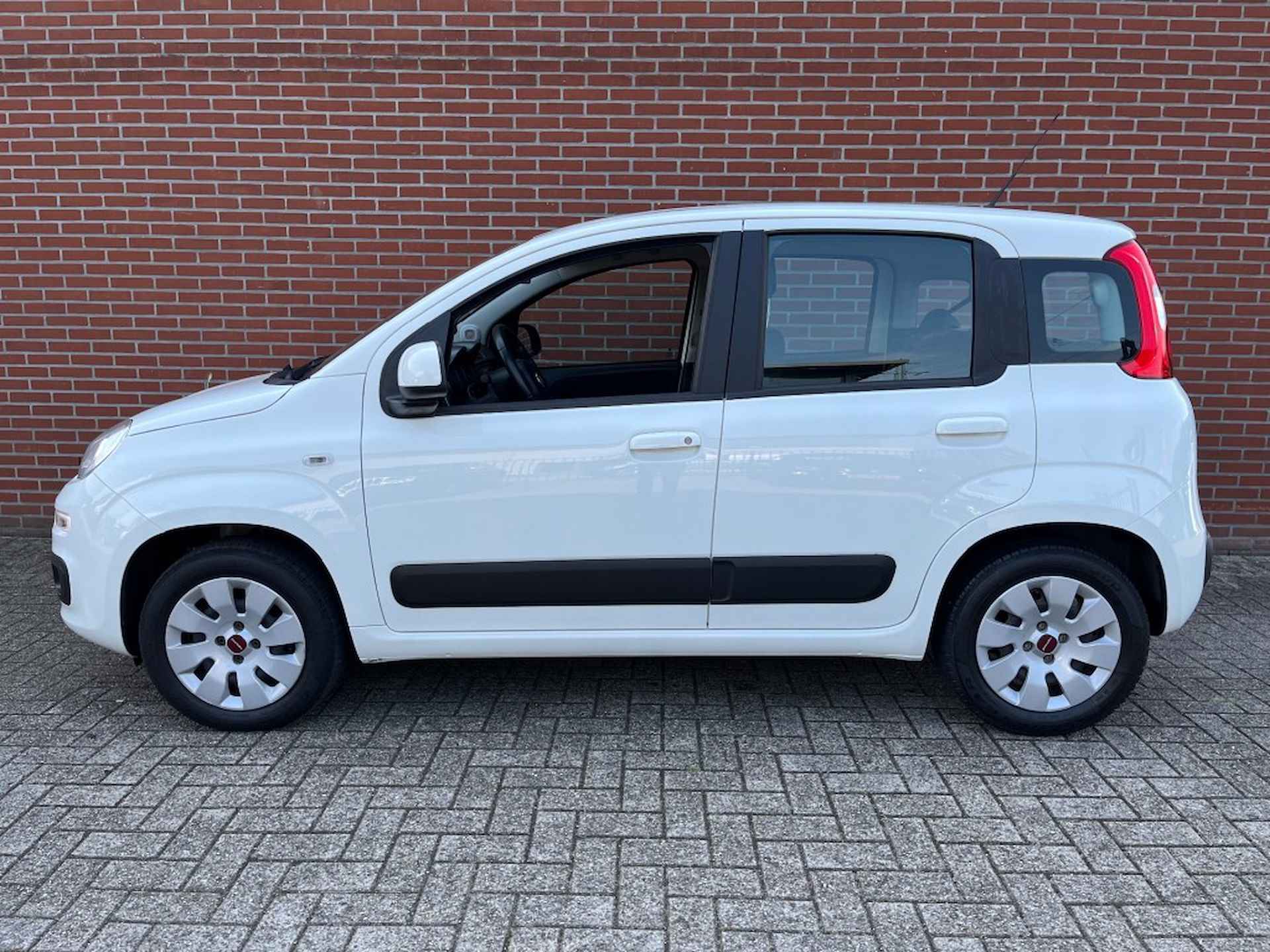 FIAT Panda 0.9 TWINAIR LOUNGE AIRCO PDC BLUETOOTH STOEL IN HOOGTE VERSTELBA - 2/23