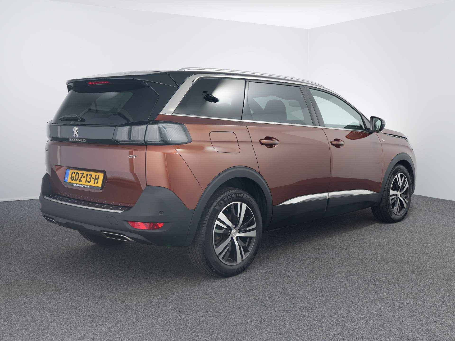 Peugeot 5008 1.6 PureTech GT | 180pk automaat | Leder | Navi | Adaptieve cruise | Elek. stoelen | Elek. achterklep | Trekhaak | Focal | - 3/35