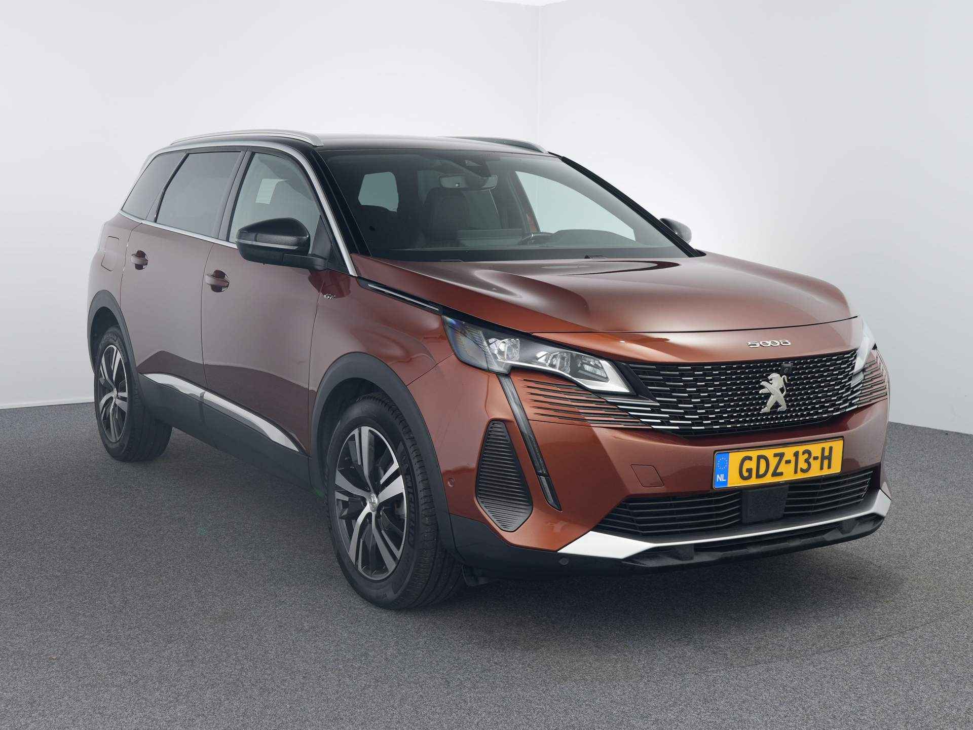 Peugeot 5008 1.6 PureTech GT | 180pk automaat | Leder | Navi | Adaptieve cruise | Elek. stoelen | Elek. achterklep | Trekhaak | Focal | - 10/35