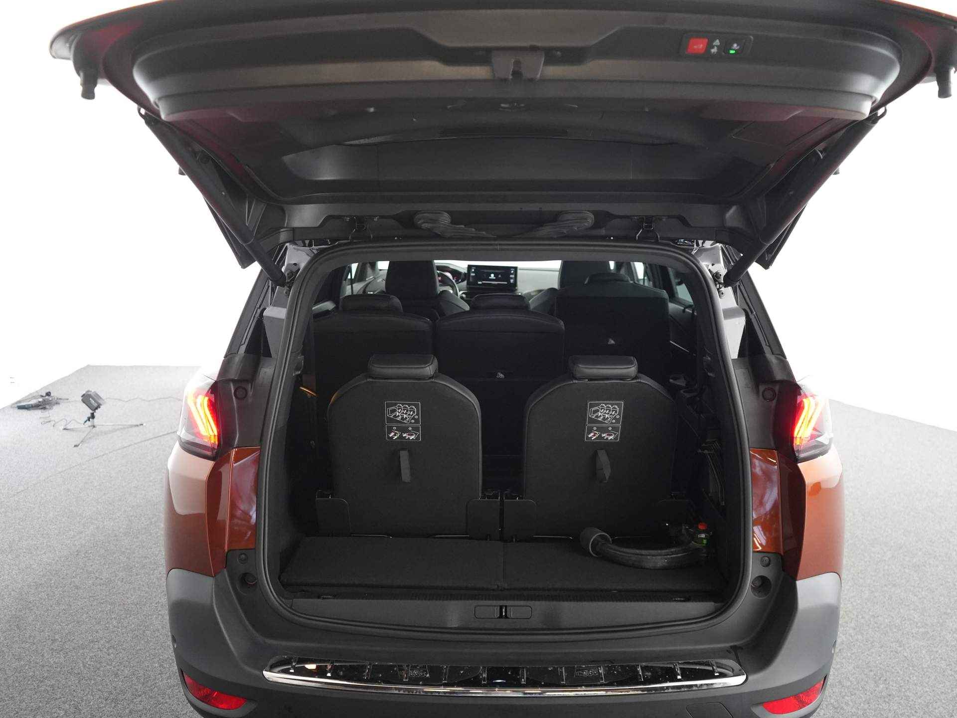 Peugeot 5008 1.6 PureTech GT | 180pk automaat | Leder | Navi | Adaptieve cruise | Elek. stoelen | Elek. achterklep | Trekhaak | Focal | - 32/35