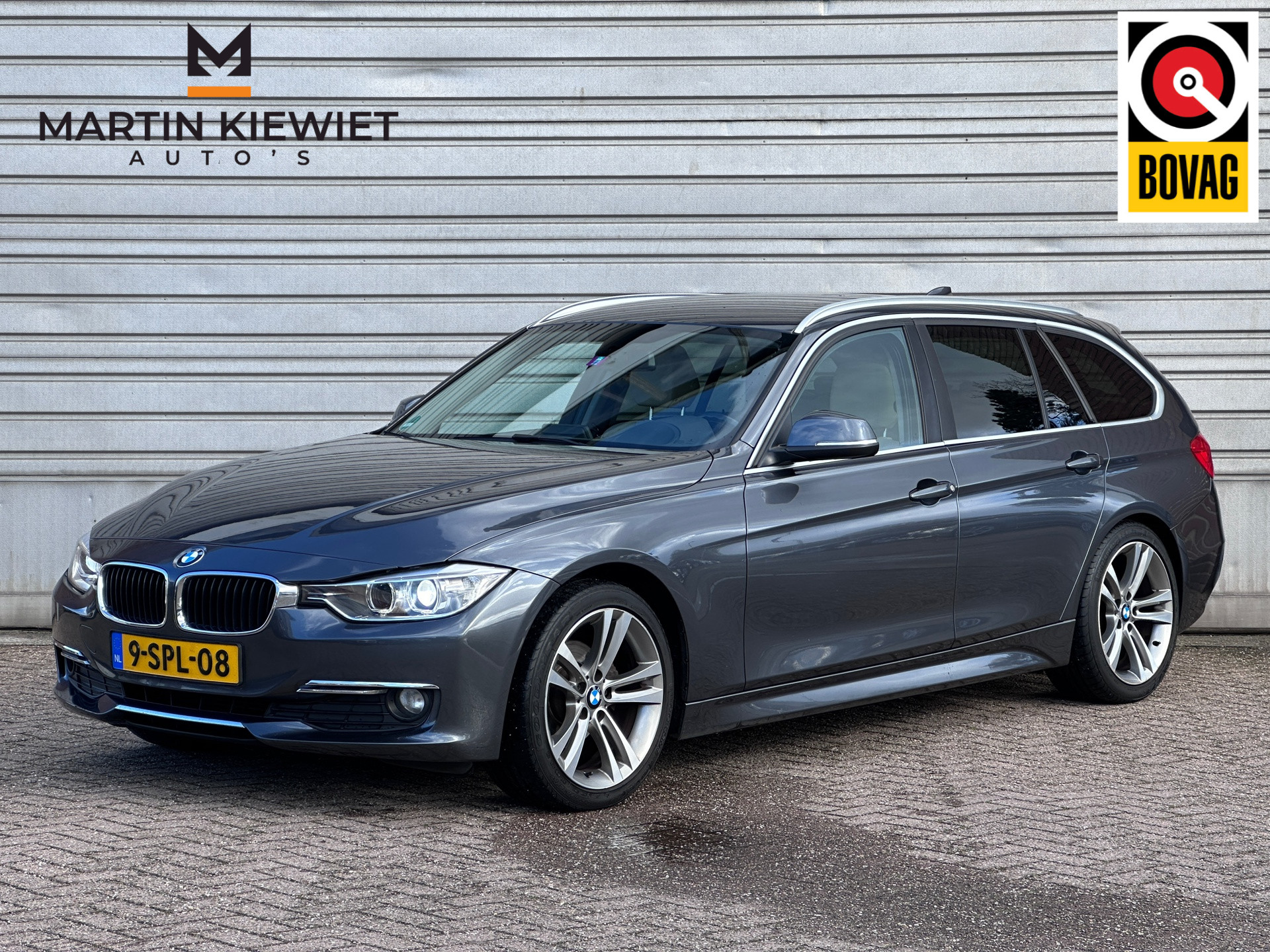 BMW 3-serie Touring 318d|Automaat|Leder|Sportstoelen|Xenon|18inch bij viaBOVAG.nl