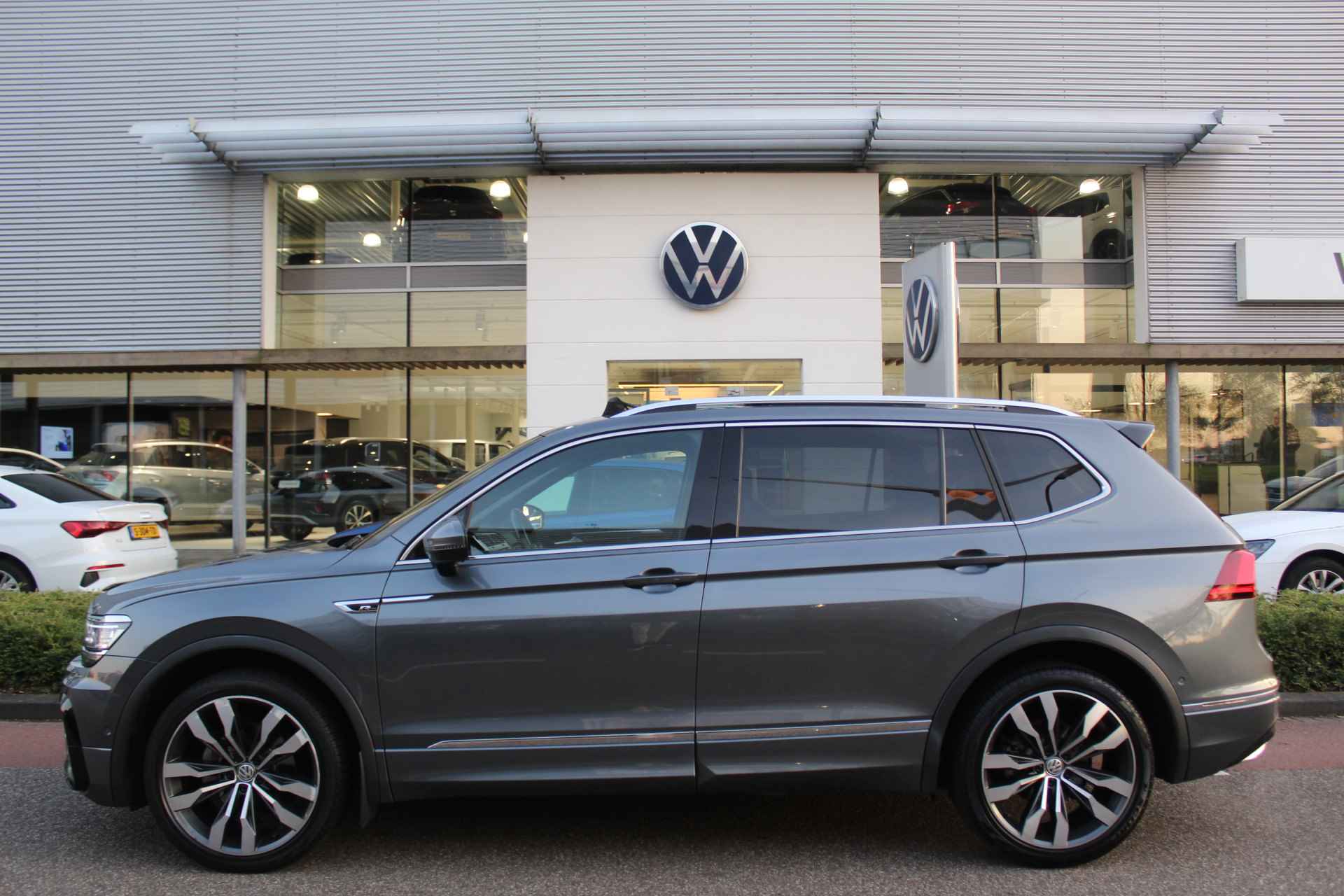 Volkswagen Tiguan Allspace 1.5 TSI Highline Business R 7p. / 20"LMV / PANODAK / NAVI / CAMERA - 7/39