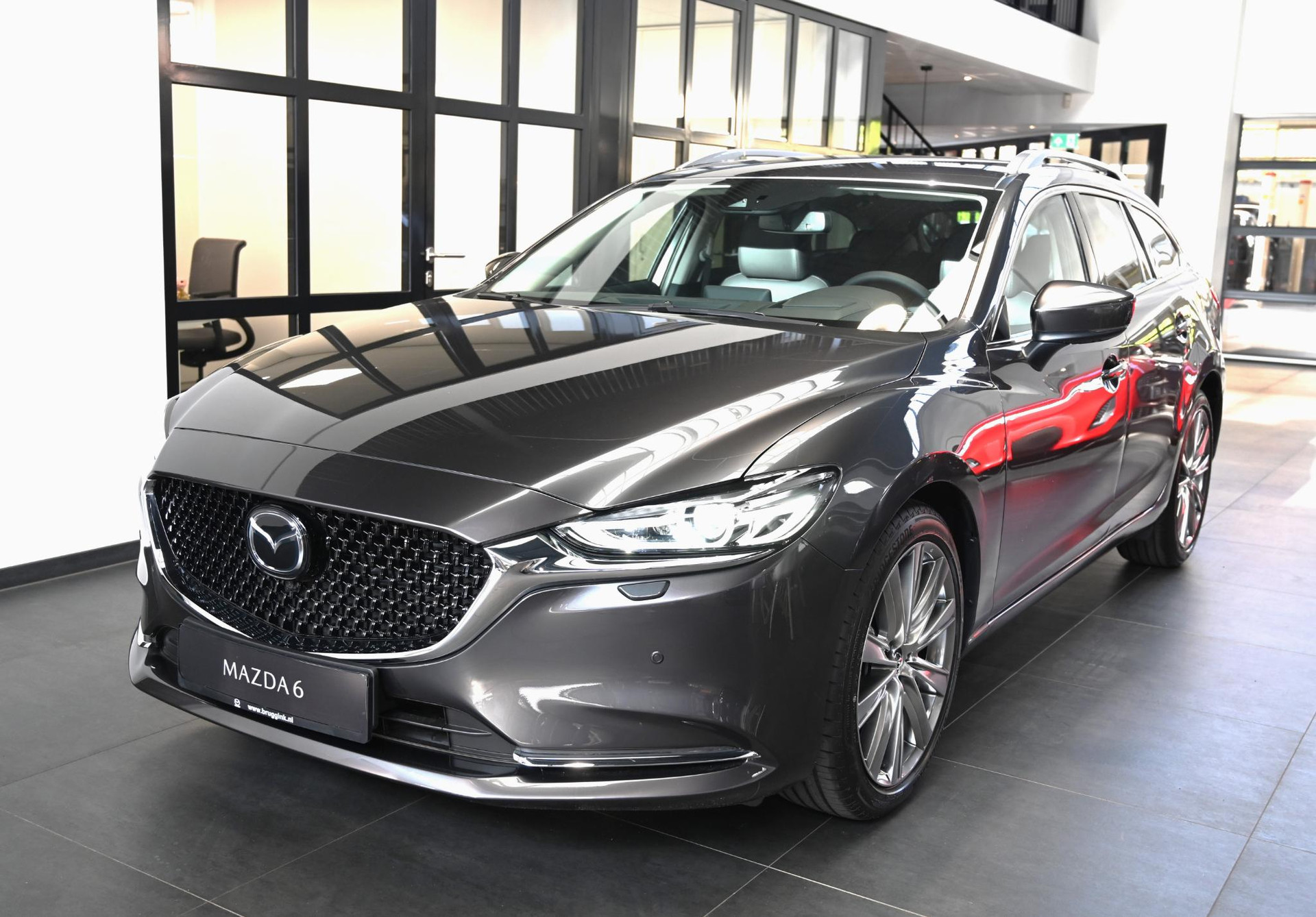 Mazda 6 Sportbreak SkyActiv-G 165 automaat Exclusive-Line Met Comfort Pack *éénmalig  € 11.390,-  voordeel*