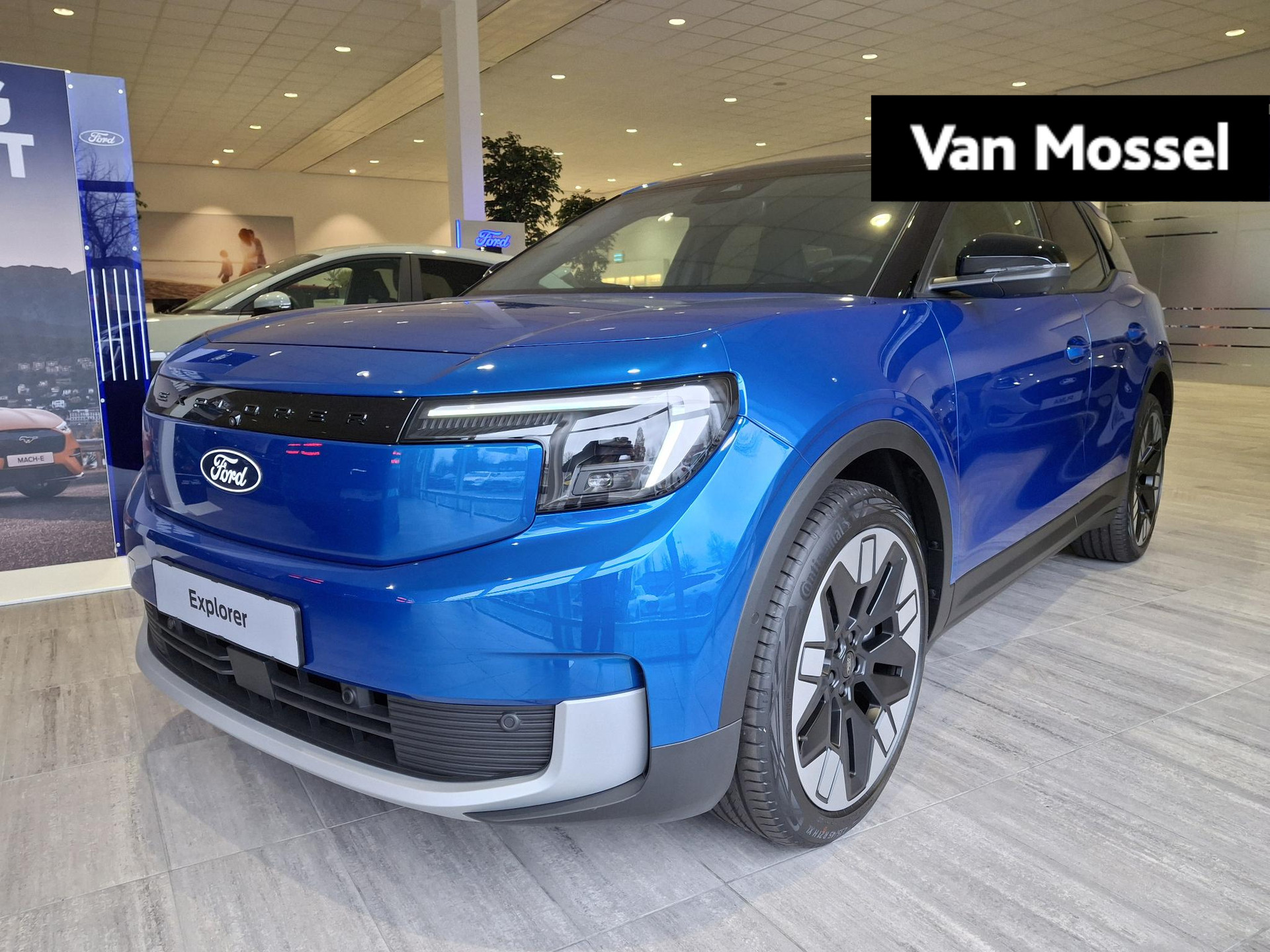 Ford Explorer Premium Extended Range RWD 77 kWh NU MET € 2.000,- VOORDEEL!