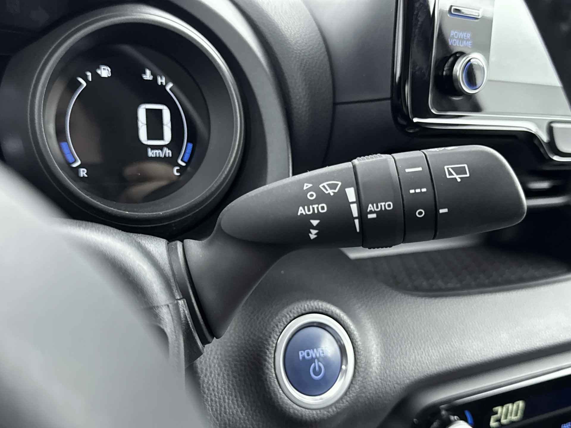 Toyota Yaris 1.5 Hybrid Dynamic | 1e Eigenaar | Parkeercamera | LED |  Lichtmetalen velgen | - 23/39
