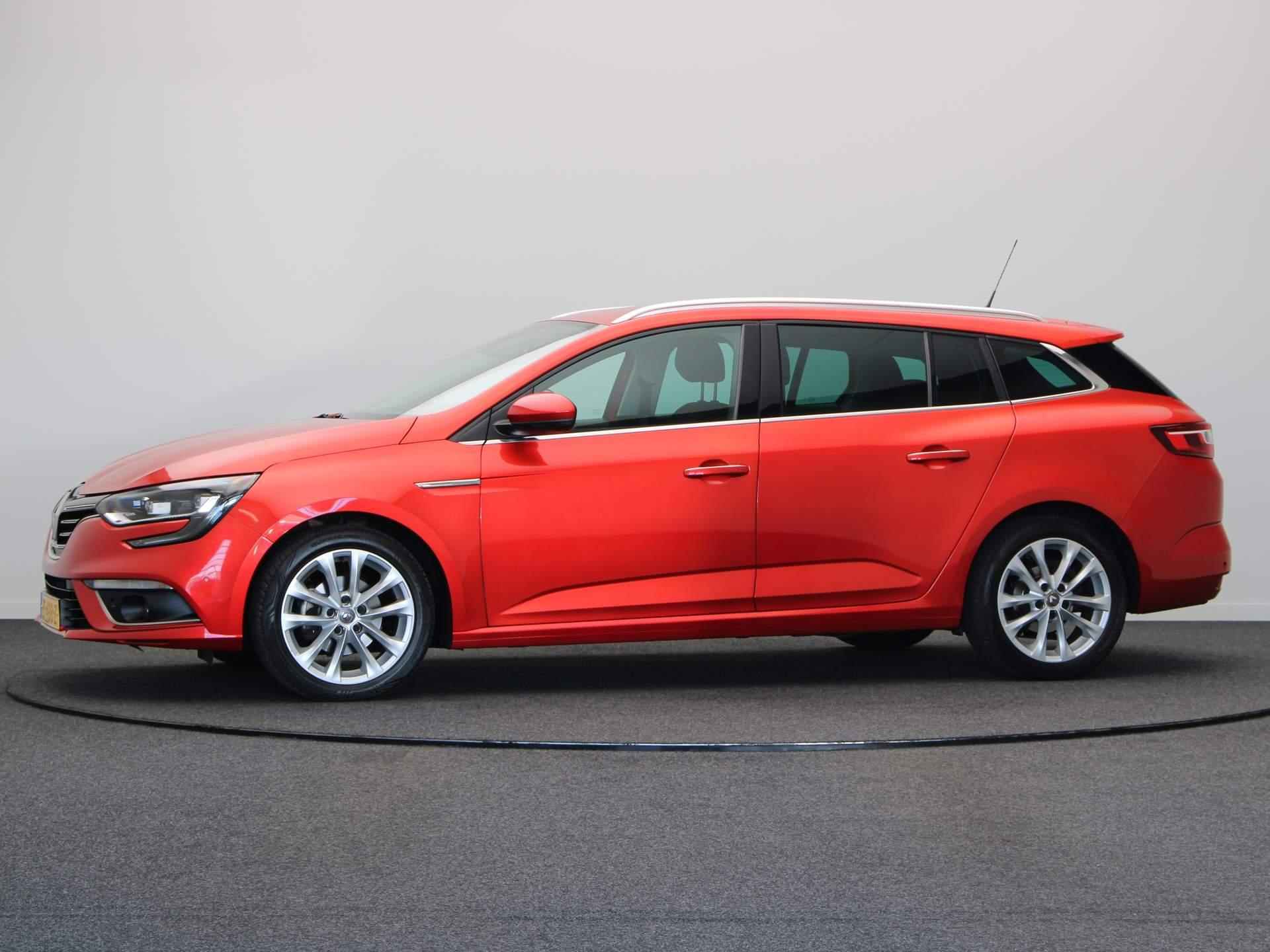 Renault Mégane Estate TCe 140pk Limited Automaat | Trekhaak | Dealer onderhouden | Achteruitrijcamera | Parkeersensoren voor/achter | Grootscherm navigatie | - 12/49