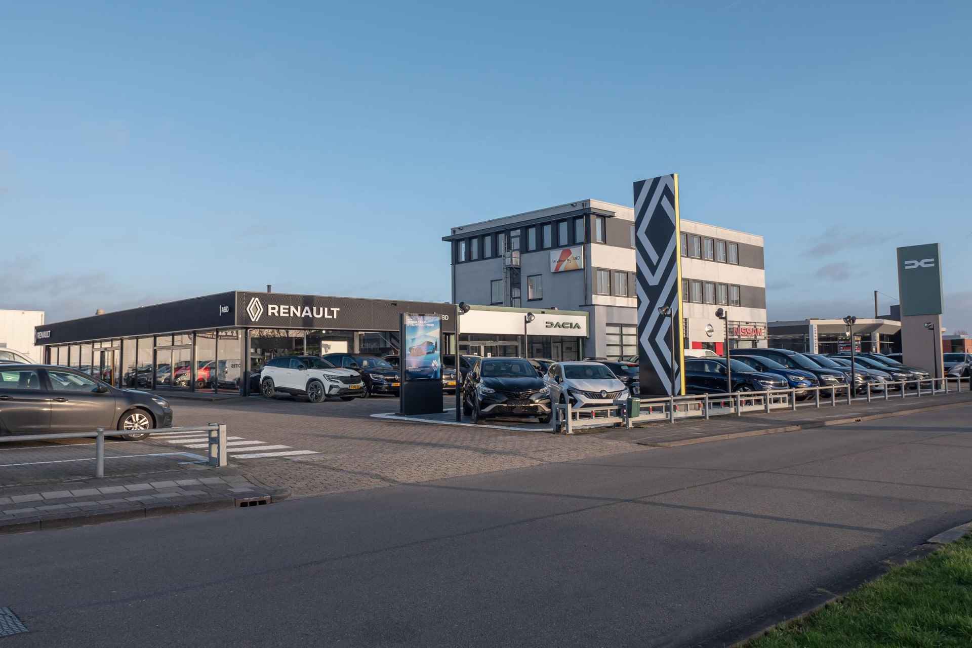 Renault Mégane Estate TCe 140pk Limited Automaat | Trekhaak | Dealer onderhouden | Achteruitrijcamera | Parkeersensoren voor/achter | Grootscherm navigatie | - 46/49