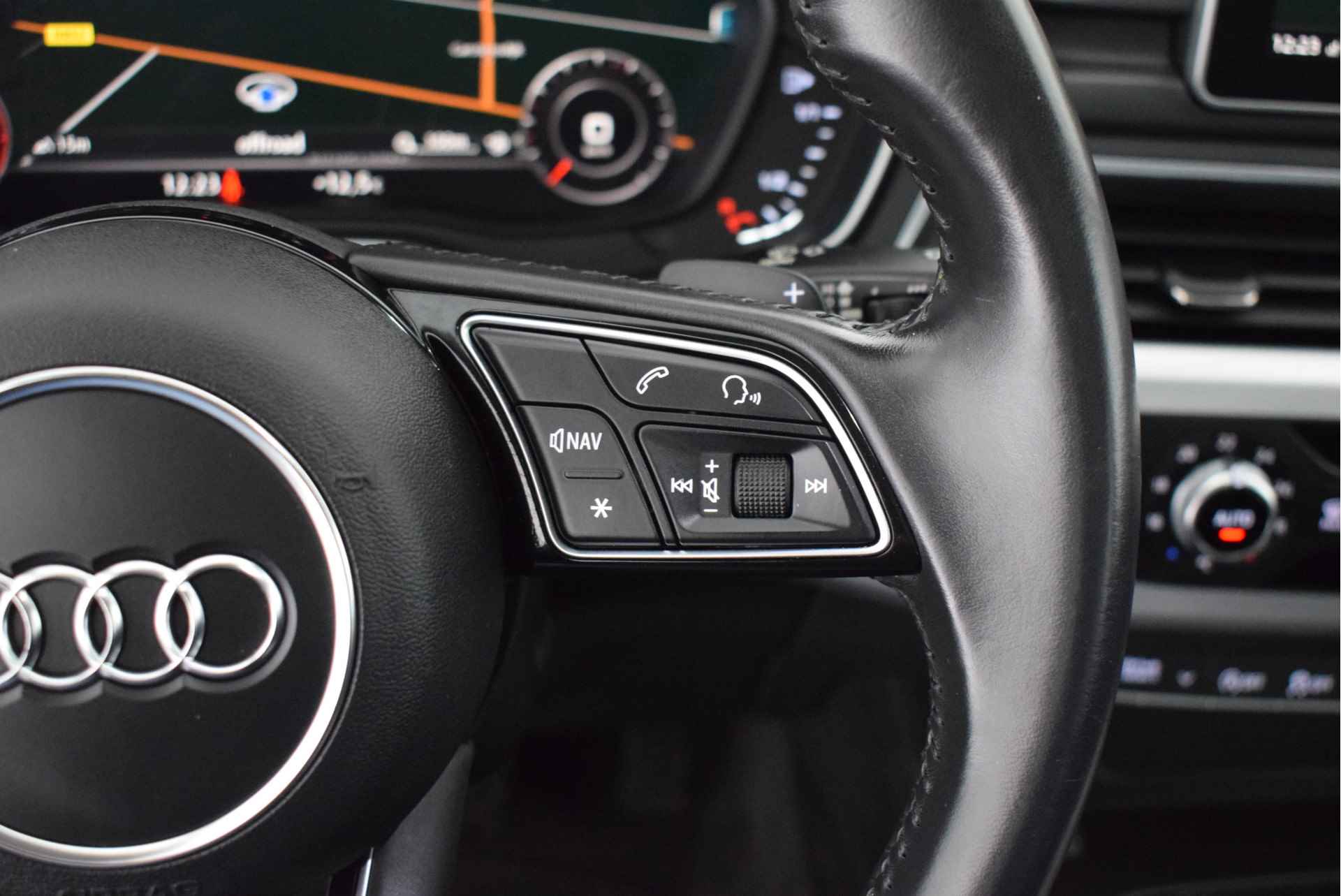 Audi A4 Avant 2.0 TFSI 190pk S-Tronic ultra Sport Virtual Cockpit Xenon Stoelverwarming Navigatie - 18/41