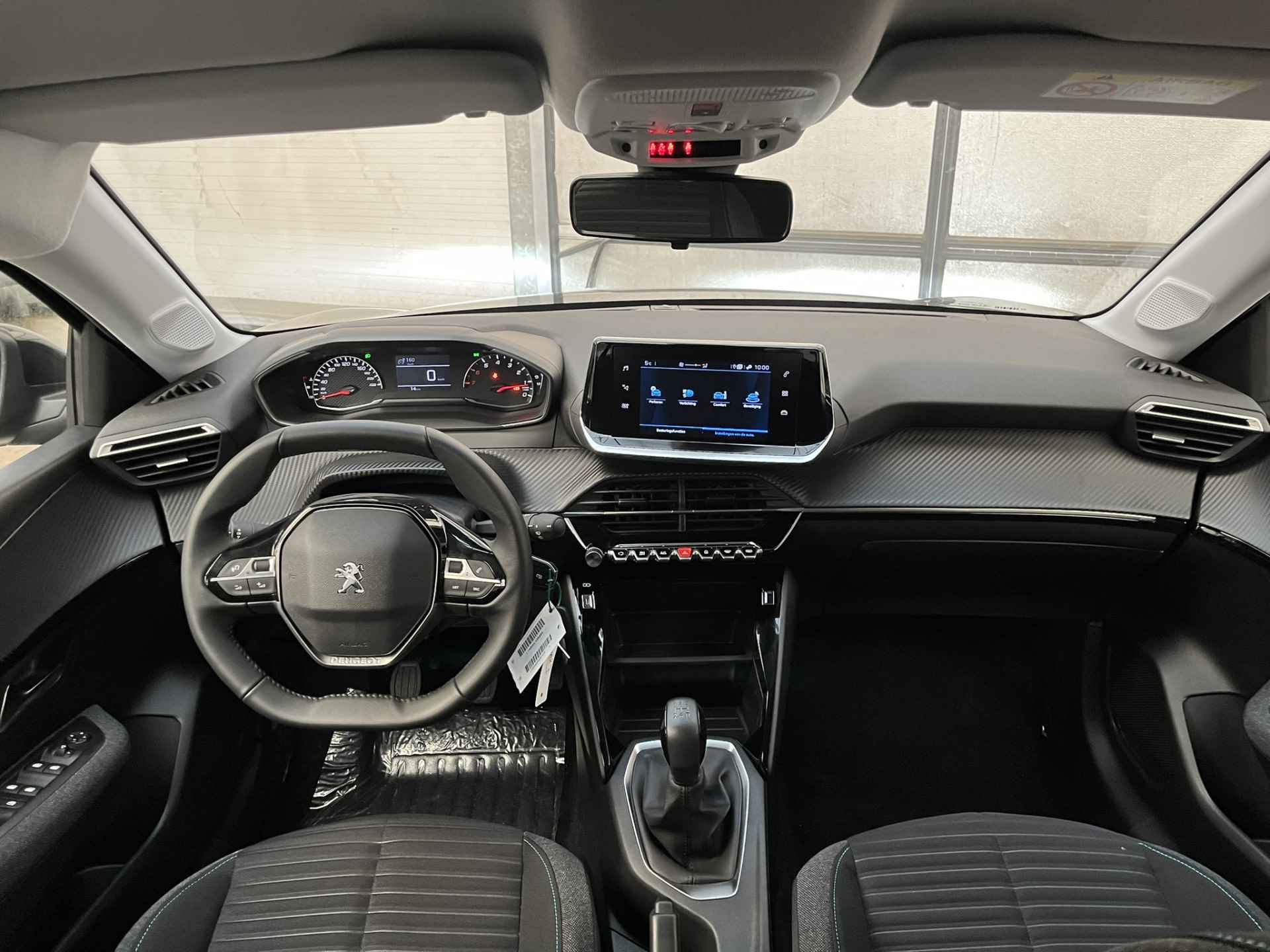 Peugeot 208 1.2 PureTech 75 PK Style | Navigatie | LED Koplampen | Achteruitrijcamera | Parkeersensoren | Apple Carplay / Android Auto | Cruise Controle | Airconditioning | 16" LMV | Donker glas Private lease va € 389 p/mnd - 28/36