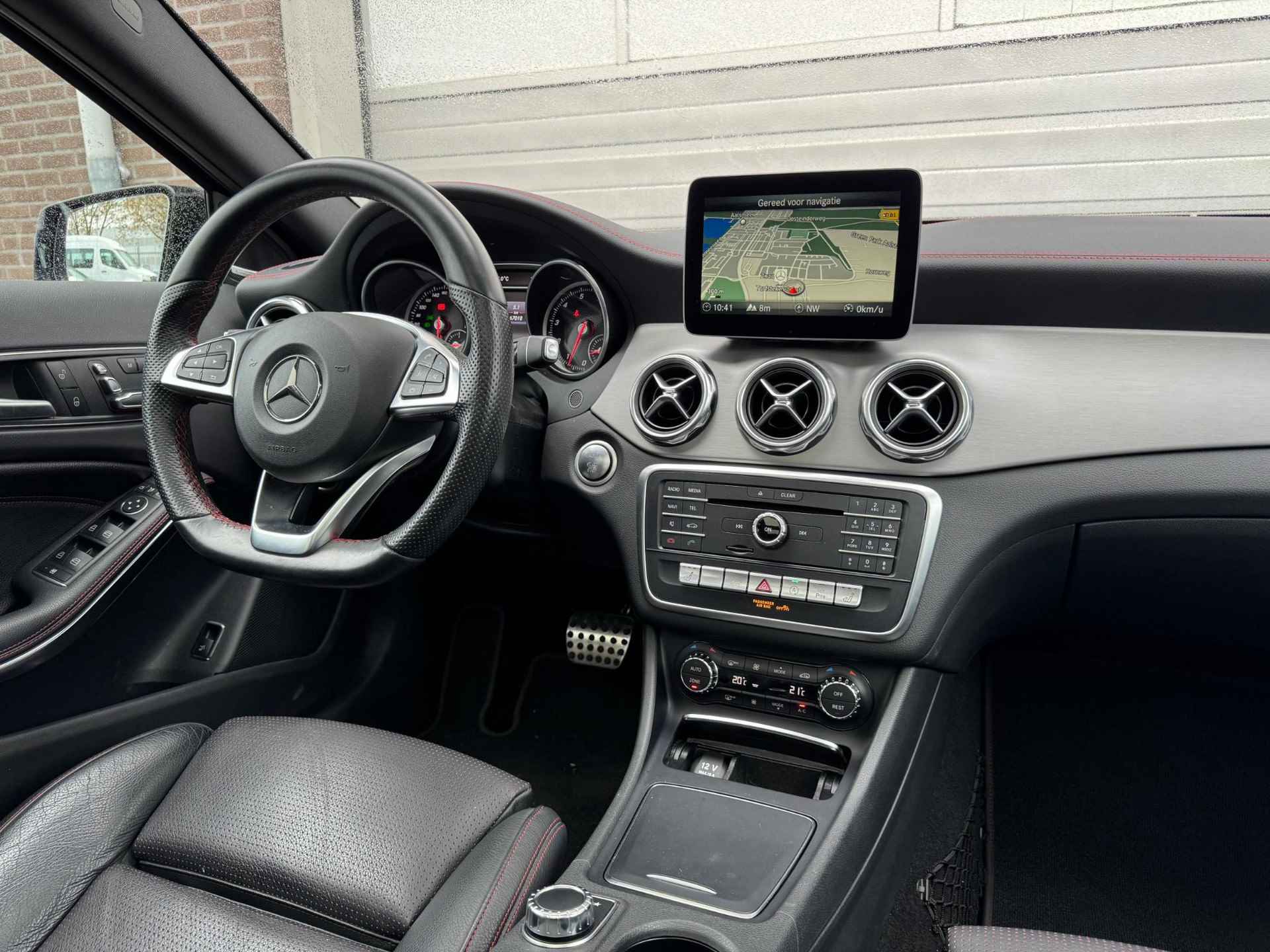 Mercedes-Benz GLA-klasse 180 AMG Exclusive | Panoramdak | Harman Kardon | - 16/26