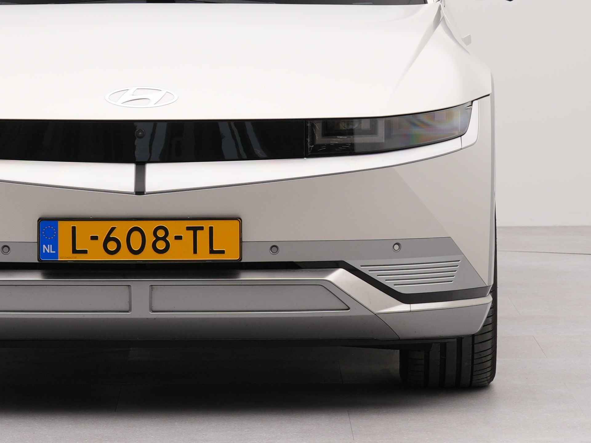 Hyundai IONIQ 5 Project 45 AWD 73kWh | Navigatie by App |Electrisch verstelbare voorstolen met geheugen | Voorstoelen verwarmd |  Achteruitrijcamera | PDC | LM velgen 20"| - 68/115