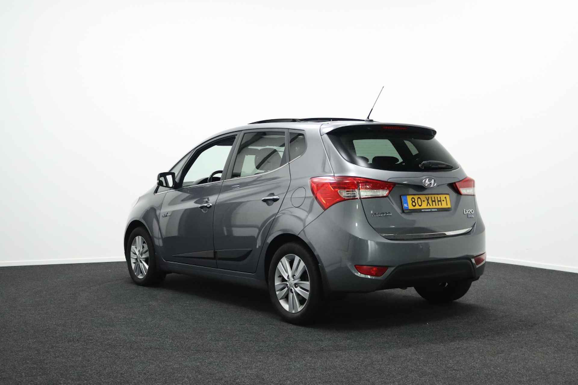 Hyundai ix20 1.4i i-Vision Eerste eigenaar | Pano-dak | Dealer onderhoud | NA - 2/33