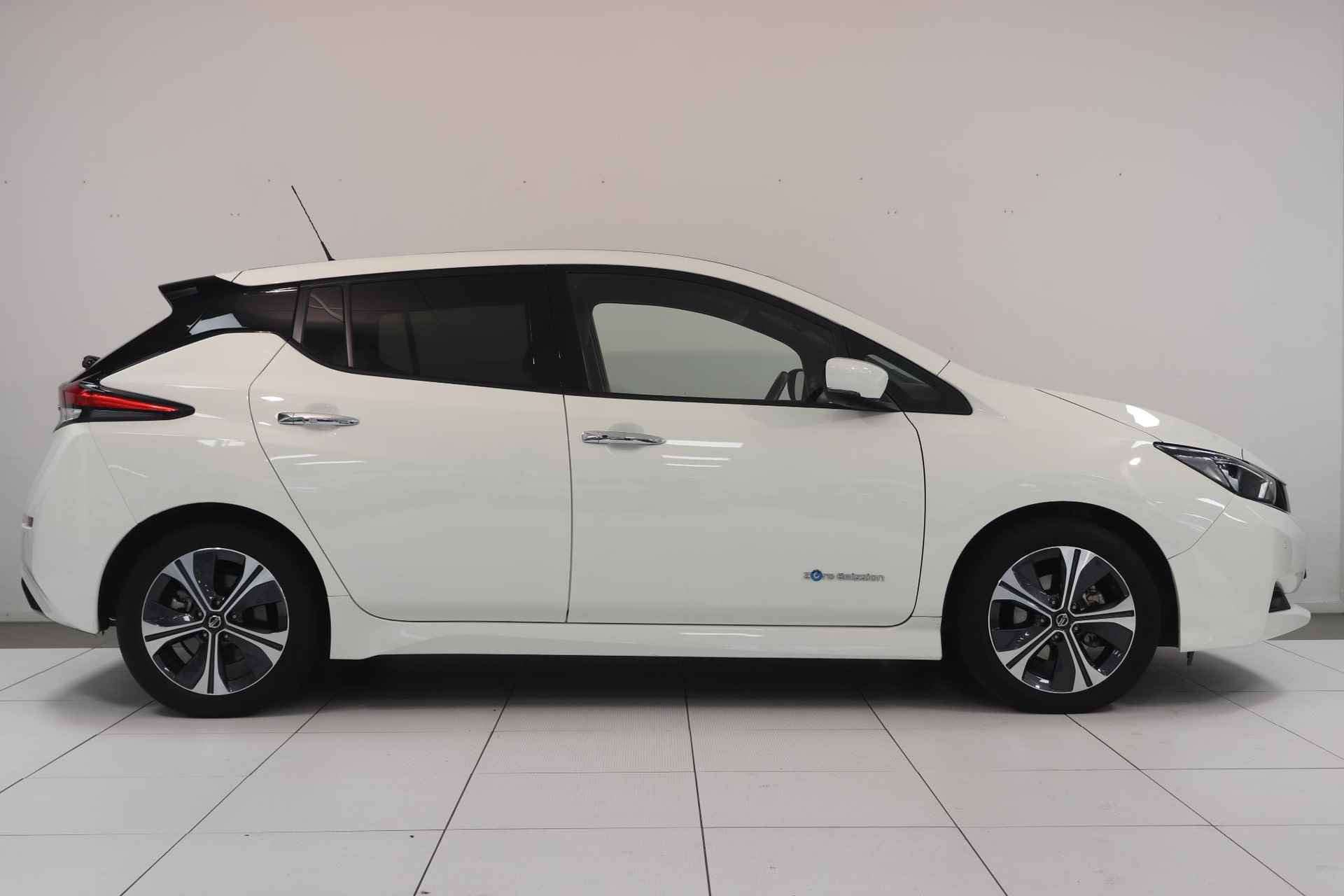 Nissan LEAF Tekna 40 kWh | BOSE Audio | 360° camera | Stoelverwarming | - 17/36