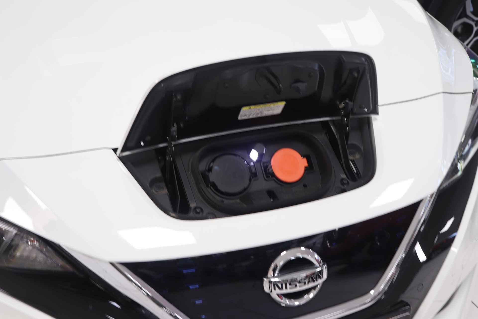 Nissan LEAF Tekna 40 kWh | BOSE Audio | 360° camera | Stoelverwarming | - 30/36