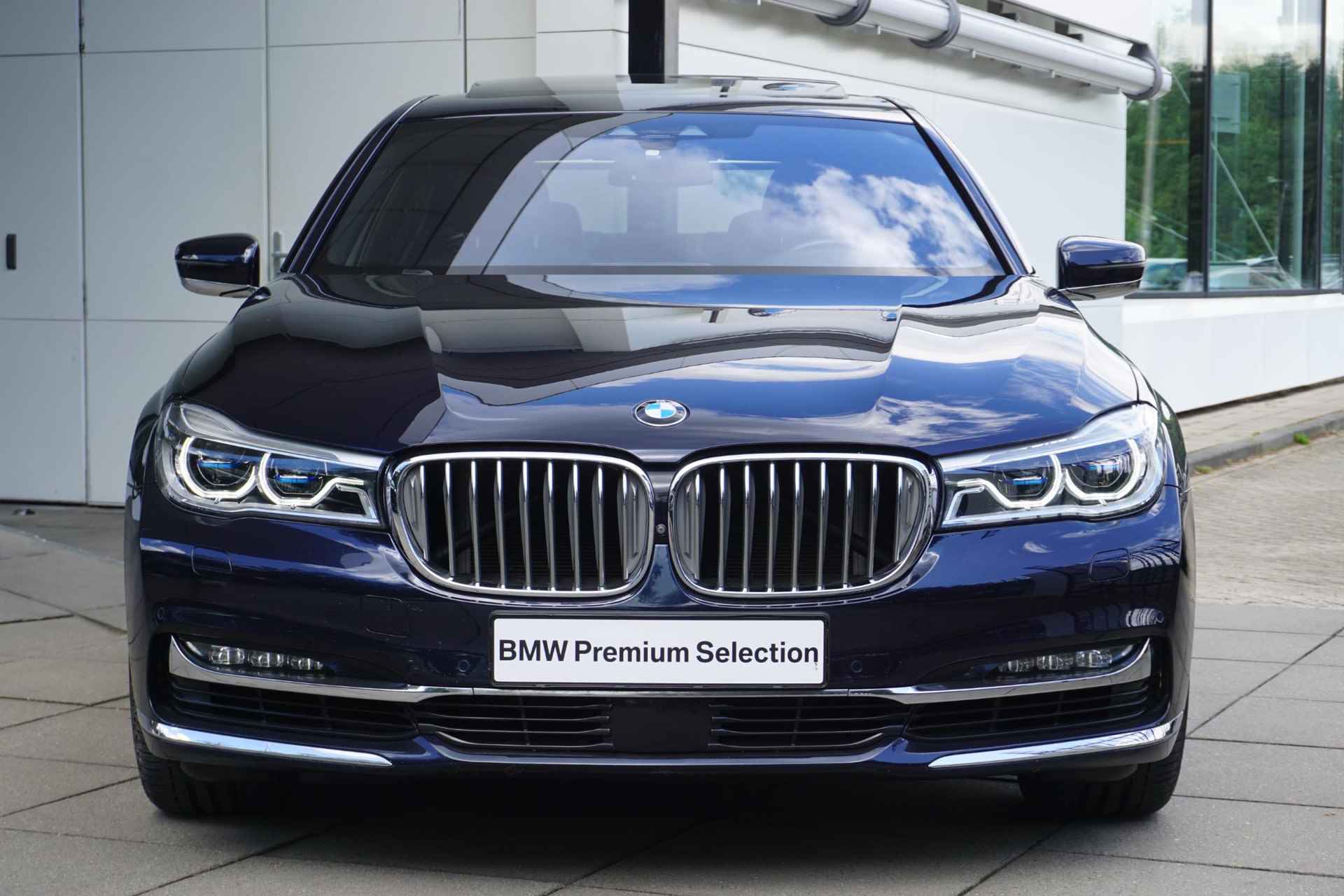 BMW 7 Serie Limousine 750Li xDrive Aut. High Executive / Pure Excellence / B&W Sound / Executive Lounge / Active Steering / Laserlight | Showroom Sale - 3/44