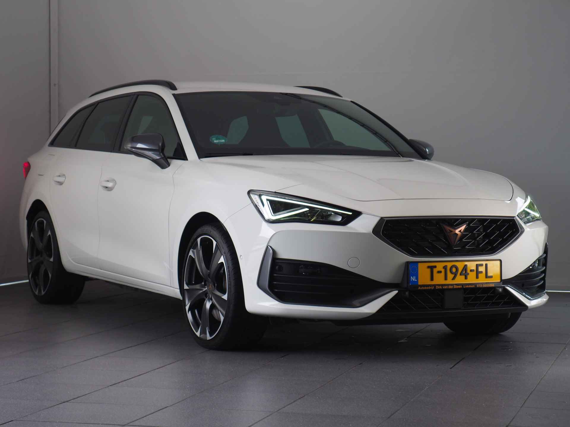 CUPRA Leon Sportstourer 1.4 e-Hybrid VZ Adrenaline | Dodehoekdetectie | Adaptieve Cruise Control | Stuur en Stoel Verwarming | Achteruitrijcamera | Android Auto | Appel CarPlay - 18/51