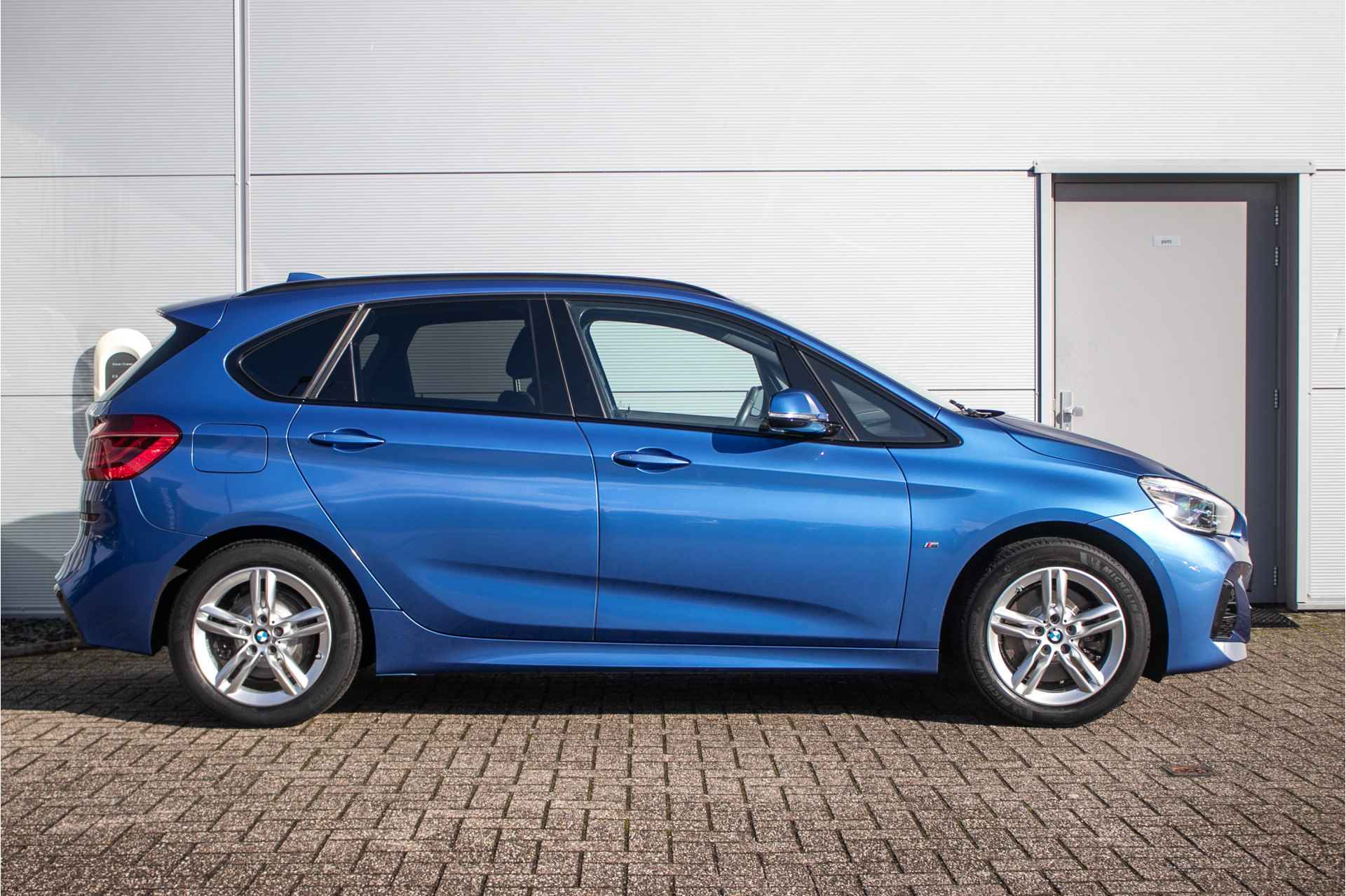 BMW 2 Serie Active Tourer 225xe iPerformance High Executive M sport All-in rijklaarprijs | Leer | Sportstoelen | Nav| Advance LED | Stoelverw. - 2/43