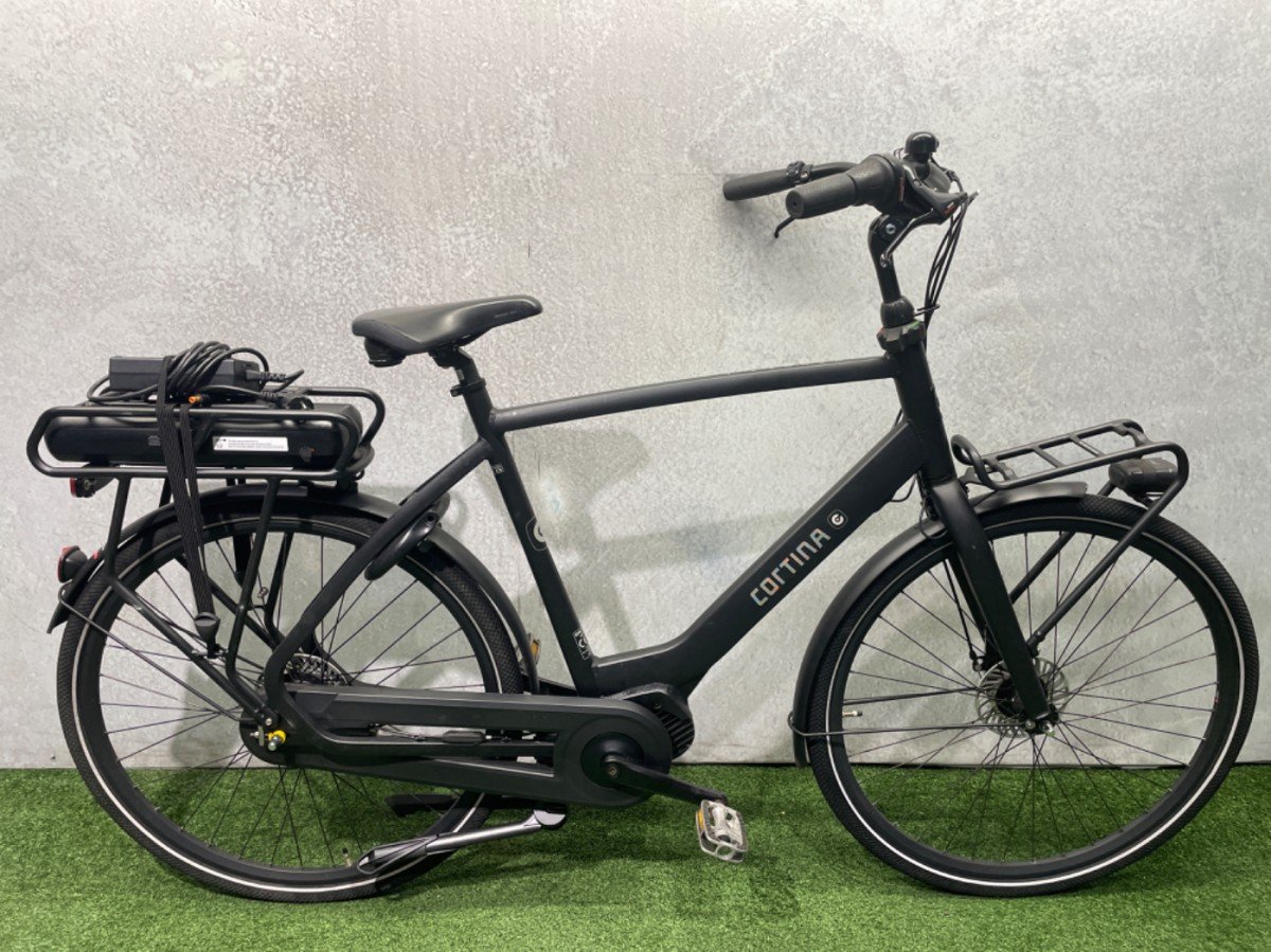 Cortina E-Common | 600Wh. Heren Jet Black Matt 61cm