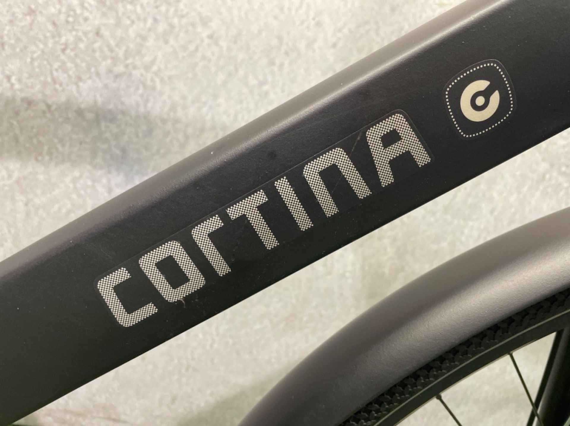 Cortina E-Common | 600Wh. Heren Jet Black Matt 61cm - 2/5