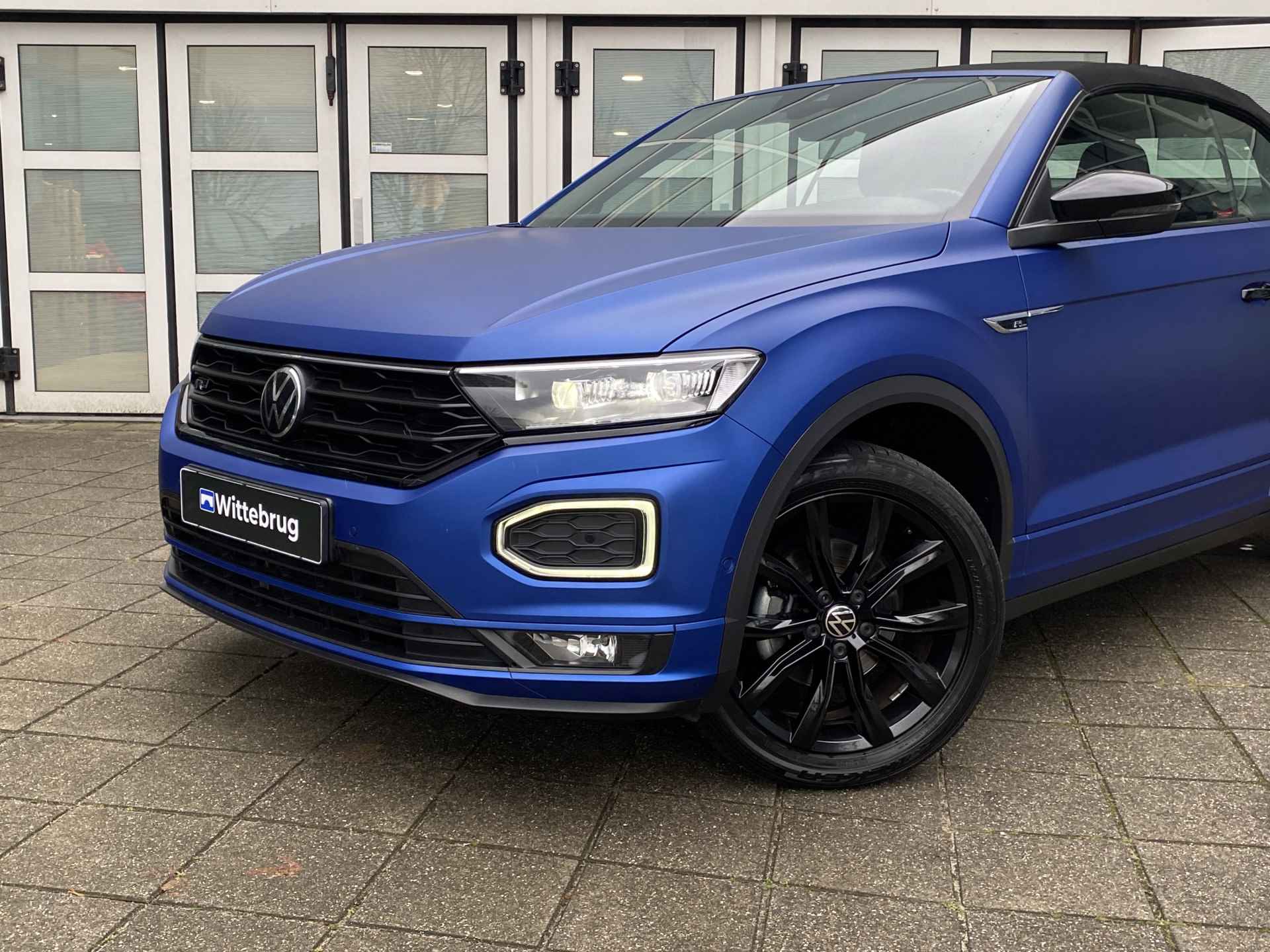 Volkswagen T-Roc Cabrio 1.5 TSI 150pk DSG R-Line / Edition Blue 170/800 / Blauw Mat / Virtual Cockpit / Black Style / 18'' LMV / Stuur en Stoelverwarming / Navi / Camera / LED Koplampen / VW - 5/32