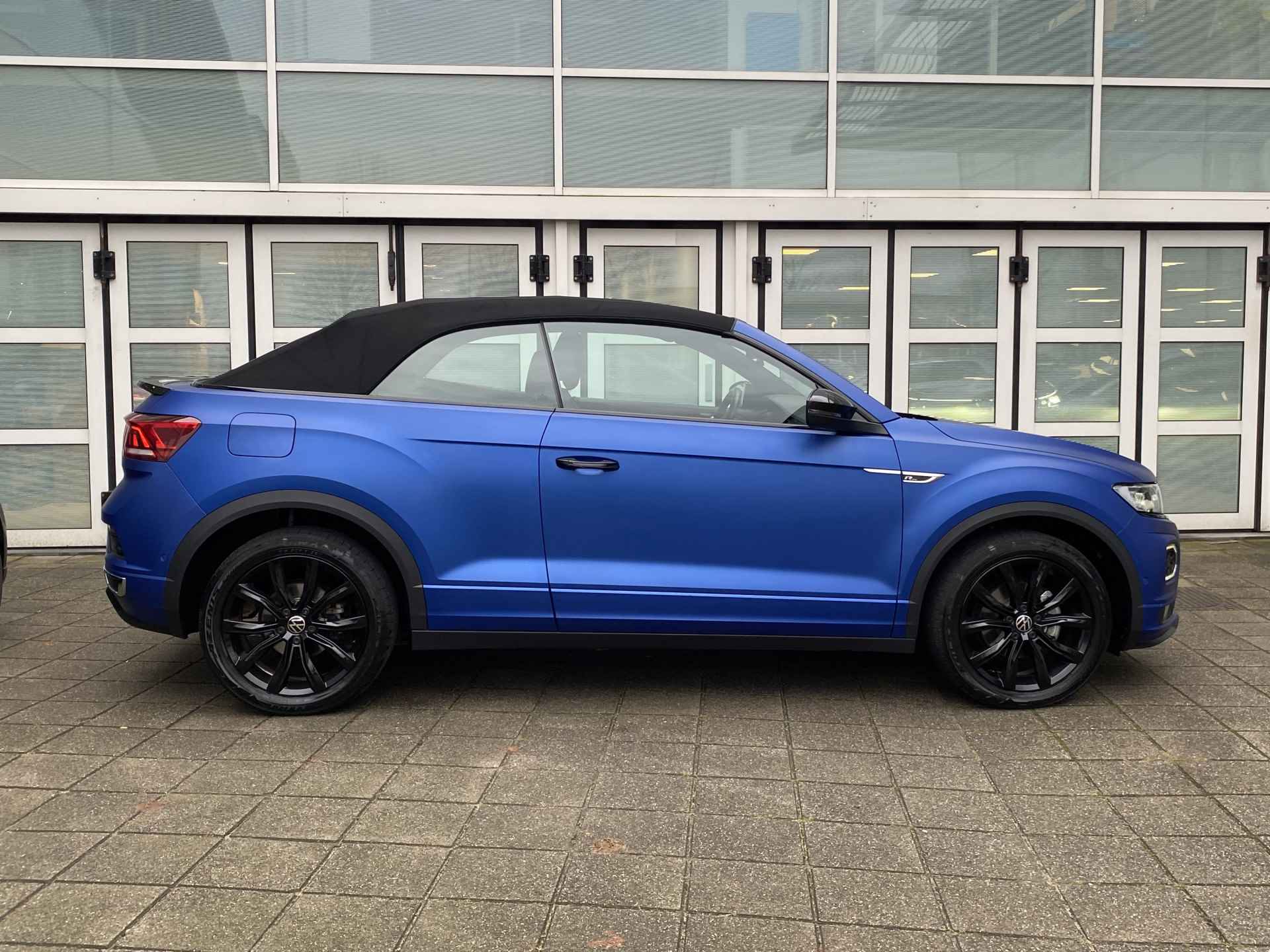 Volkswagen T-Roc Cabrio 1.5 TSI 150pk DSG R-Line / Edition Blue 170/800 / Blauw Mat / Virtual Cockpit / Black Style / 18'' LMV / Stuur en Stoelverwarming / Navi / Camera / LED Koplampen / VW - 9/32