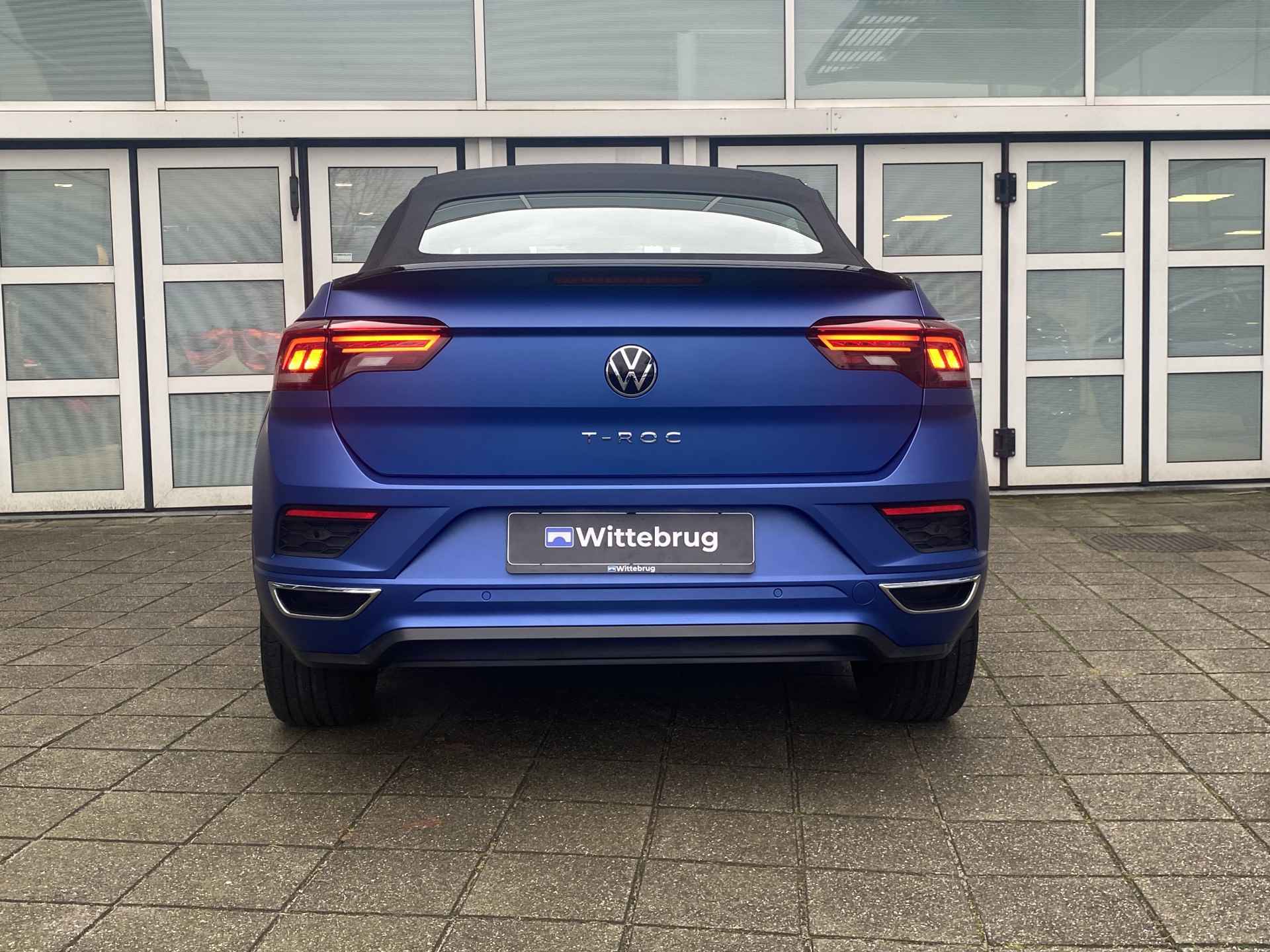 Volkswagen T-Roc Cabrio 1.5 TSI 150pk DSG R-Line / Edition Blue 170/800 / Blauw Mat / Virtual Cockpit / Black Style / 18'' LMV / Stuur en Stoelverwarming / Navi / Camera / LED Koplampen / VW - 11/32