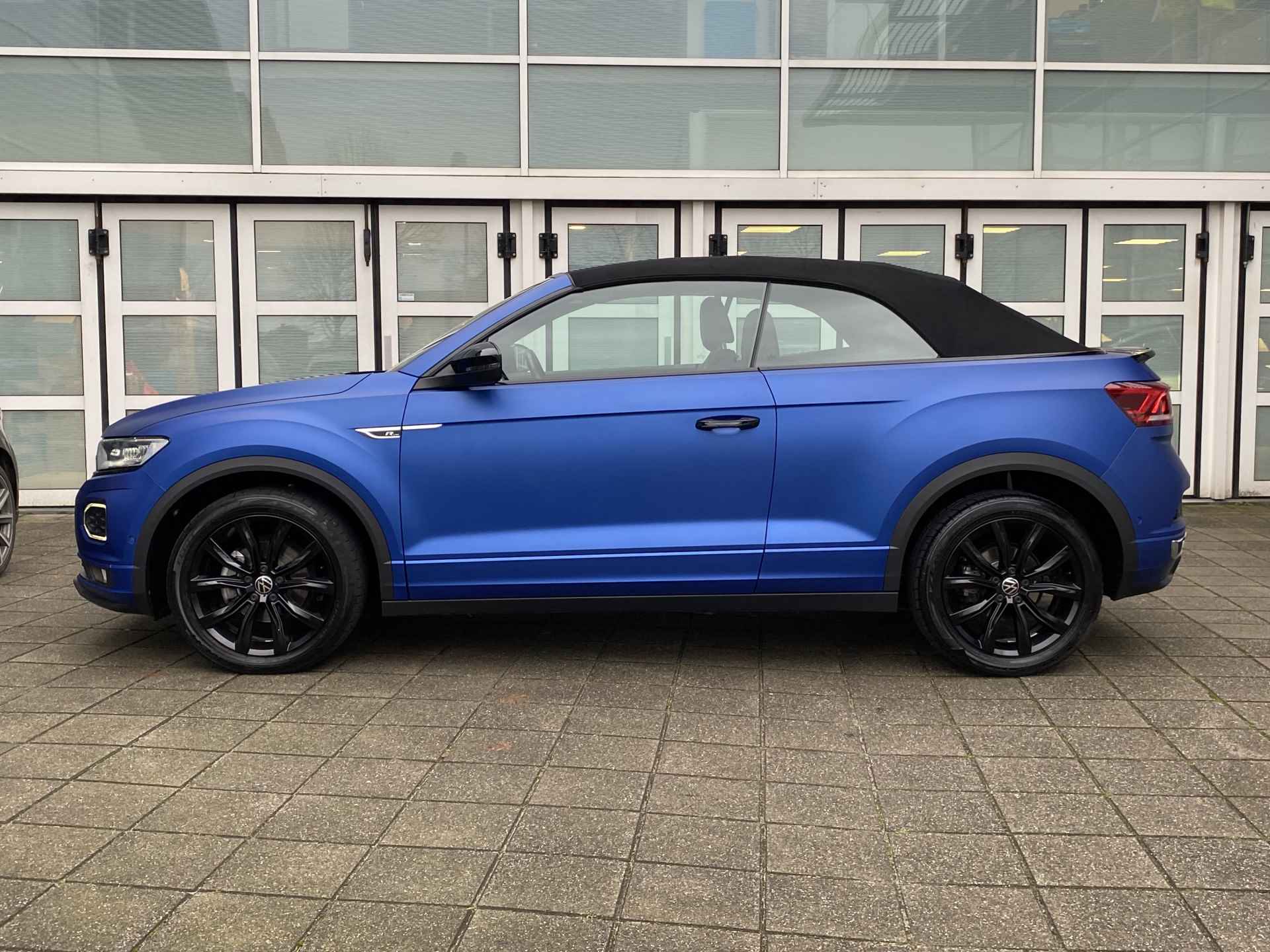 Volkswagen T-Roc Cabrio 1.5 TSI 150pk DSG R-Line / Edition Blue 170/800 / Blauw Mat / Virtual Cockpit / Black Style / 18'' LMV / Stuur en Stoelverwarming / Navi / Camera / LED Koplampen / VW - 13/32